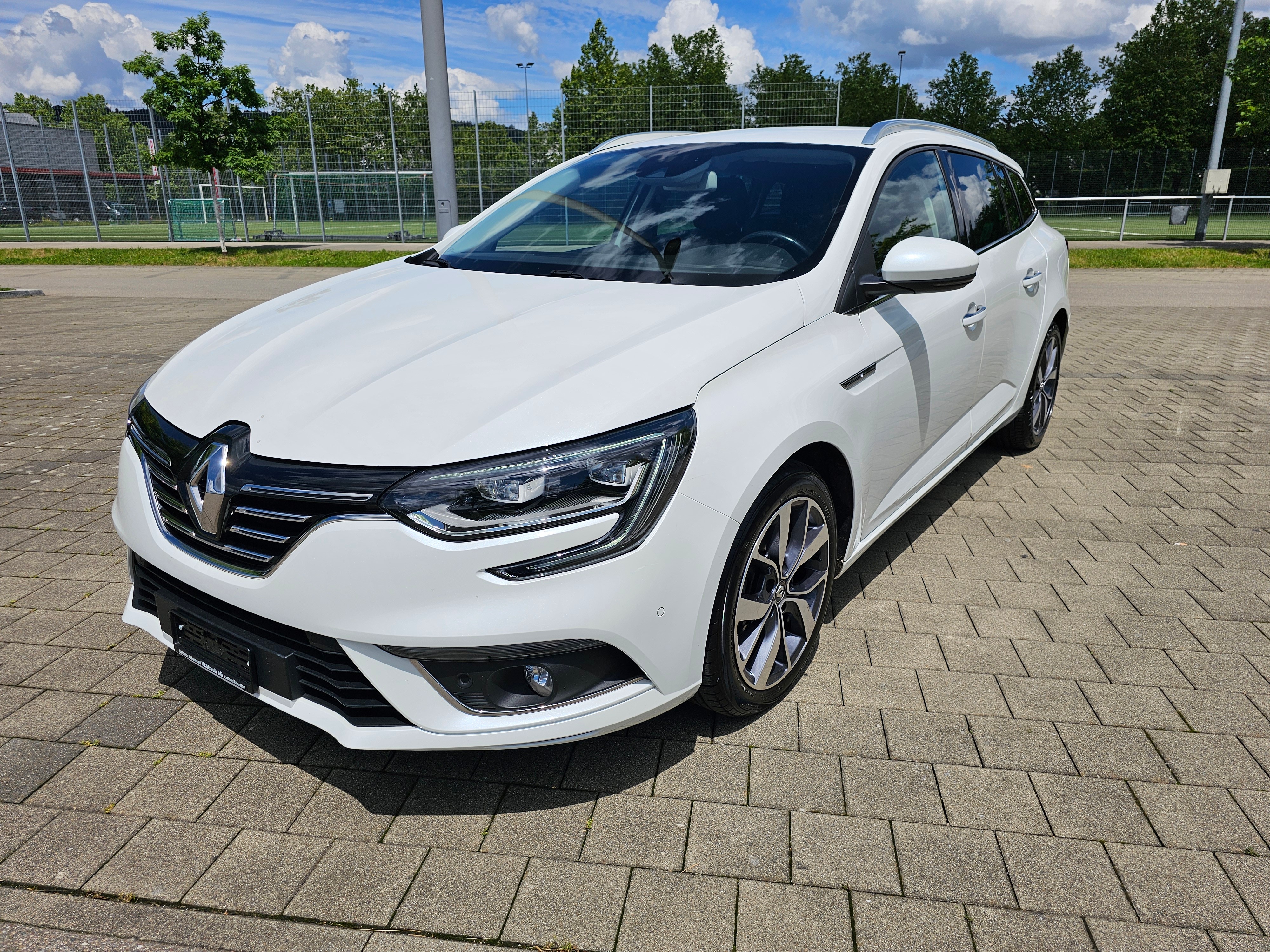 RENAULT Mégane Grandtour 1.2 16V Turbo Bose EDC