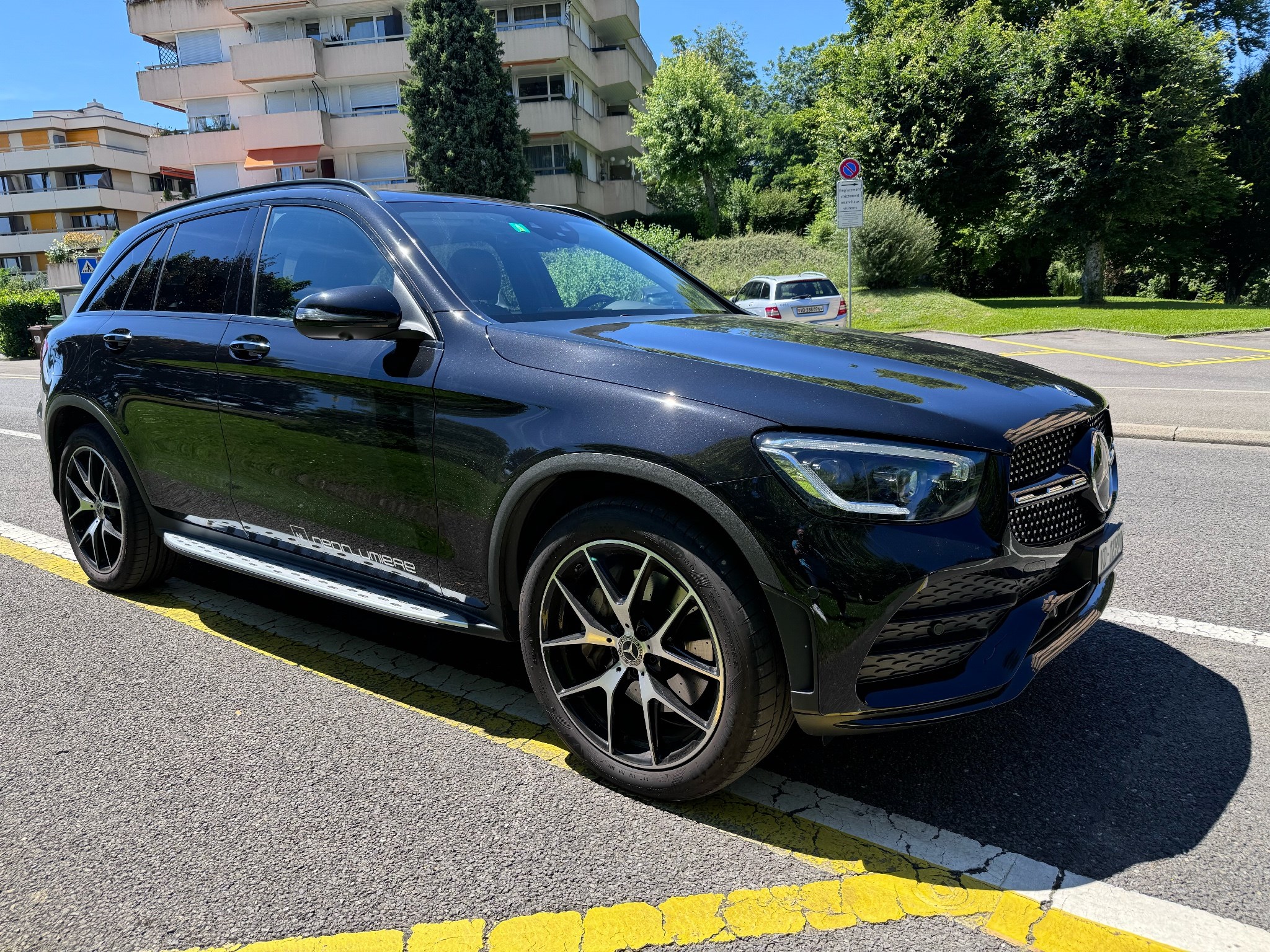 MERCEDES-BENZ GLC 300 AMG Line 4Matic 9G-Tronic