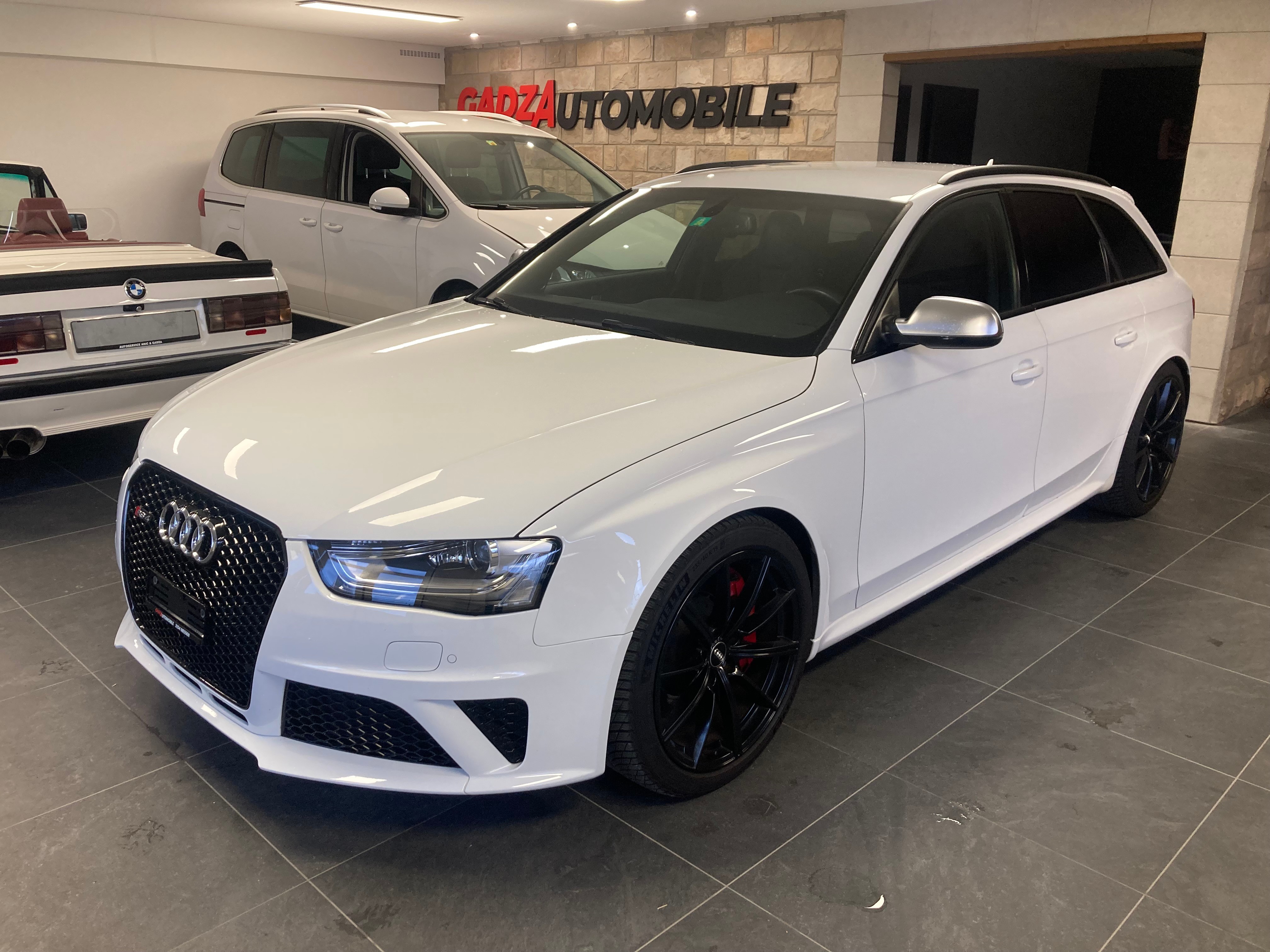 AUDI RS4 Avant 4.2 FSI V8 quattro S-tronic