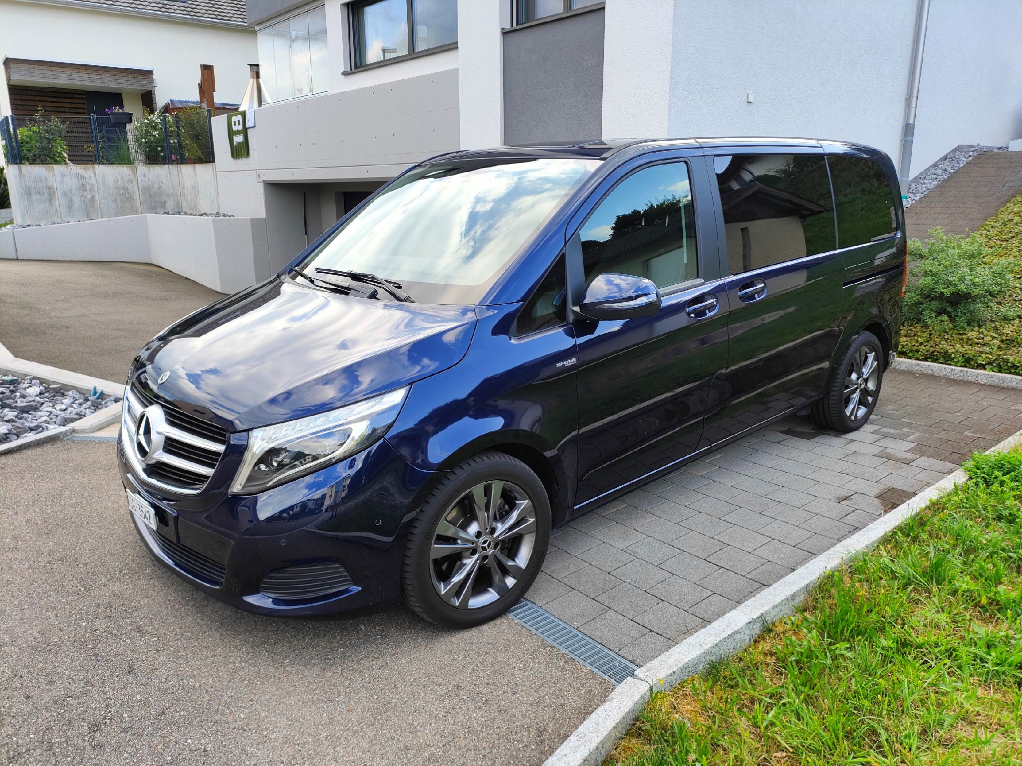 MERCEDES-BENZ V 220 d kompakt 4Matic 7G-Tronic