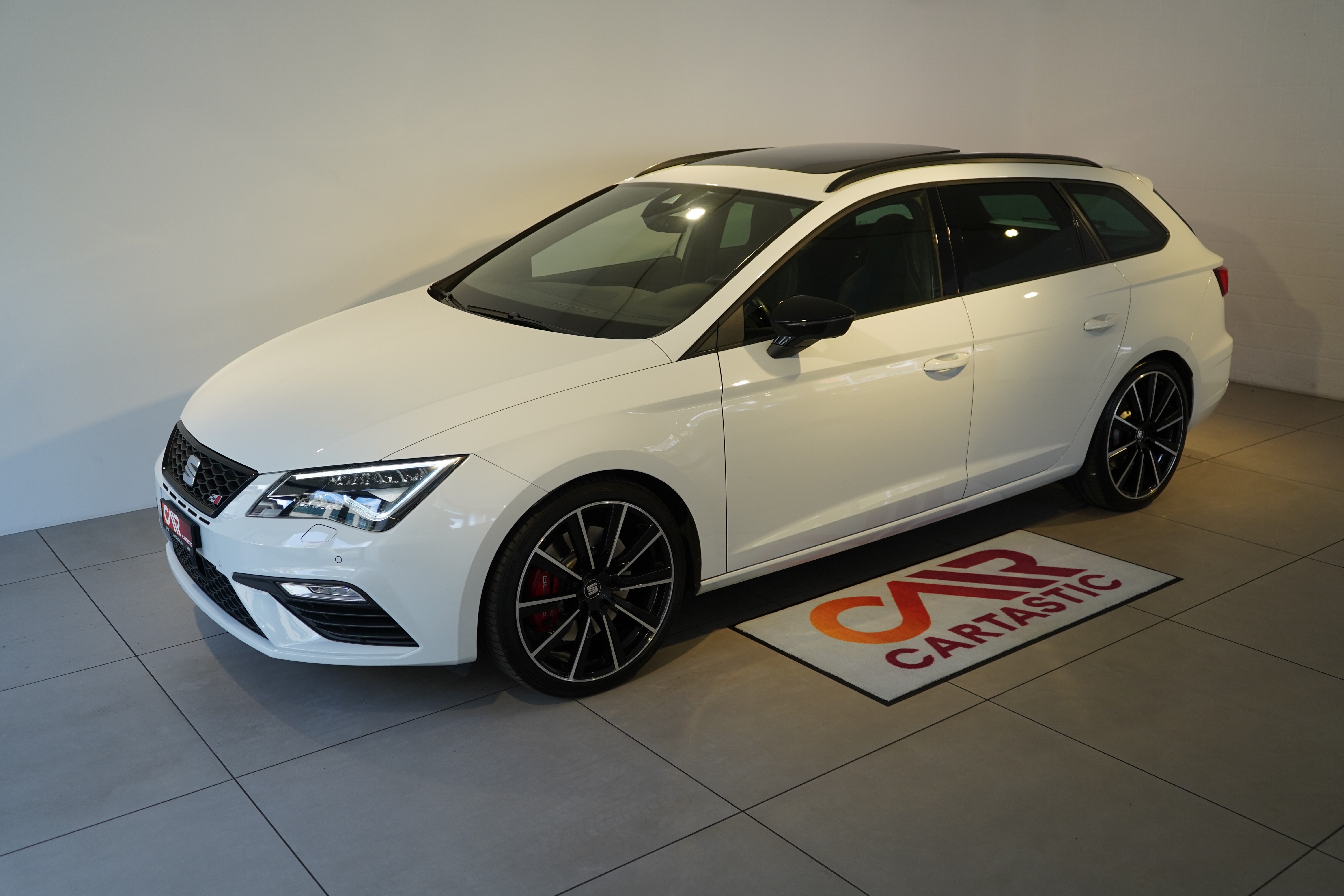 SEAT Leon ST 2.0 TSI Cu.300 4D