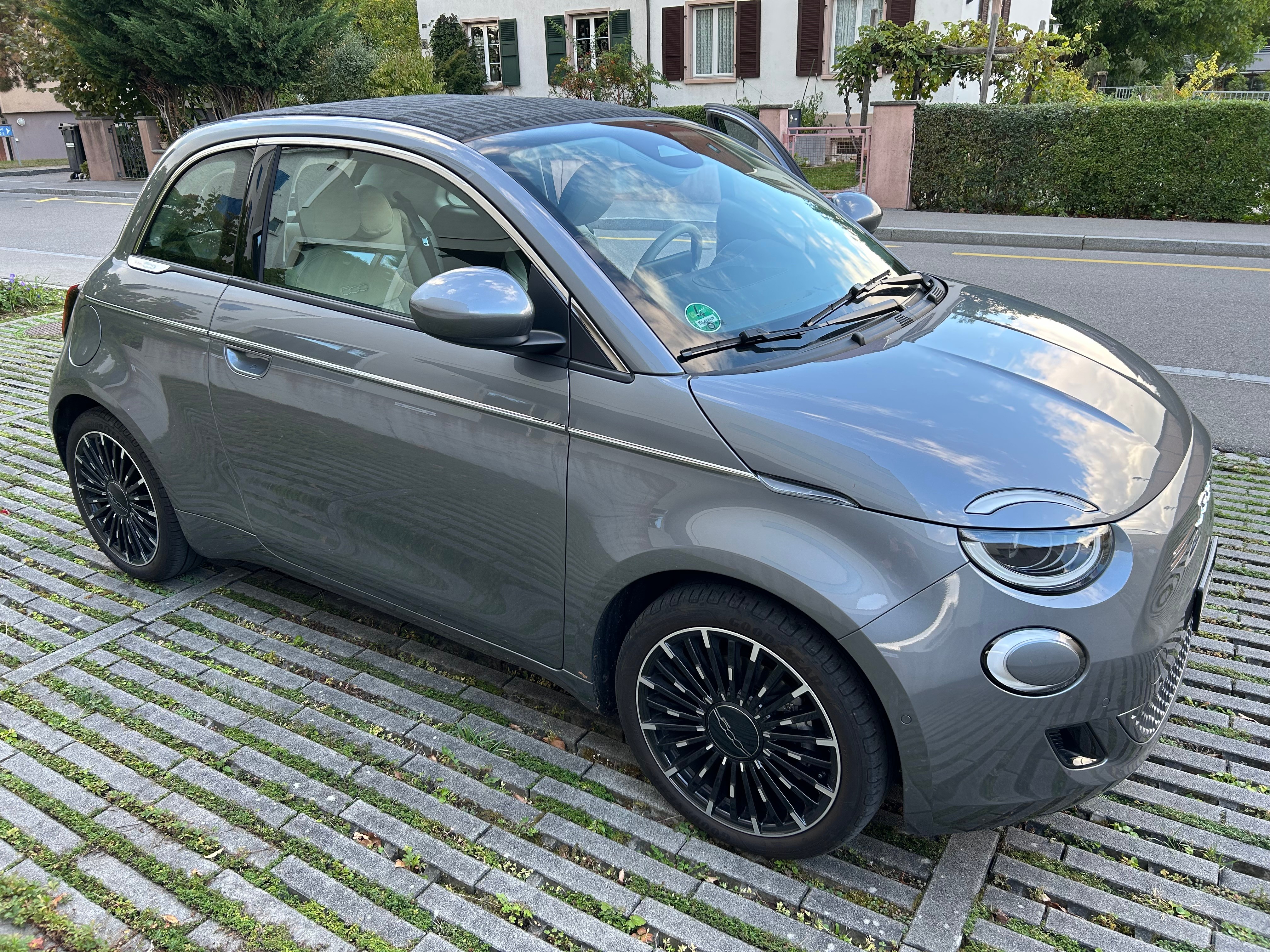 FIAT 500 C electric 87 kW La Prima