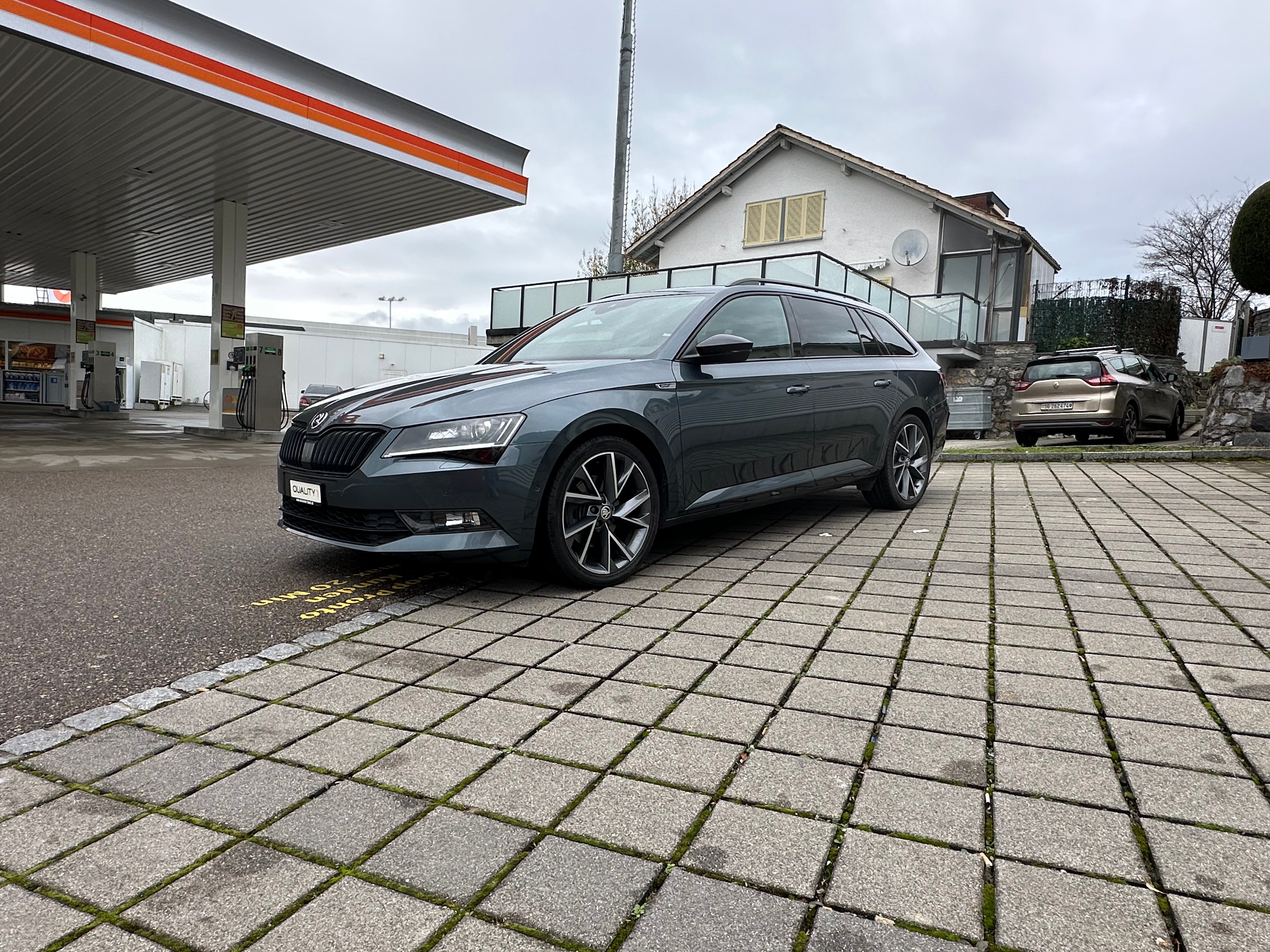 SKODA Superb Combi 2.0 TDi SportLine+ 4x4 DSG