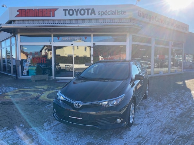 TOYOTA Auris 1.2 Turbo Swiss Trend CVT