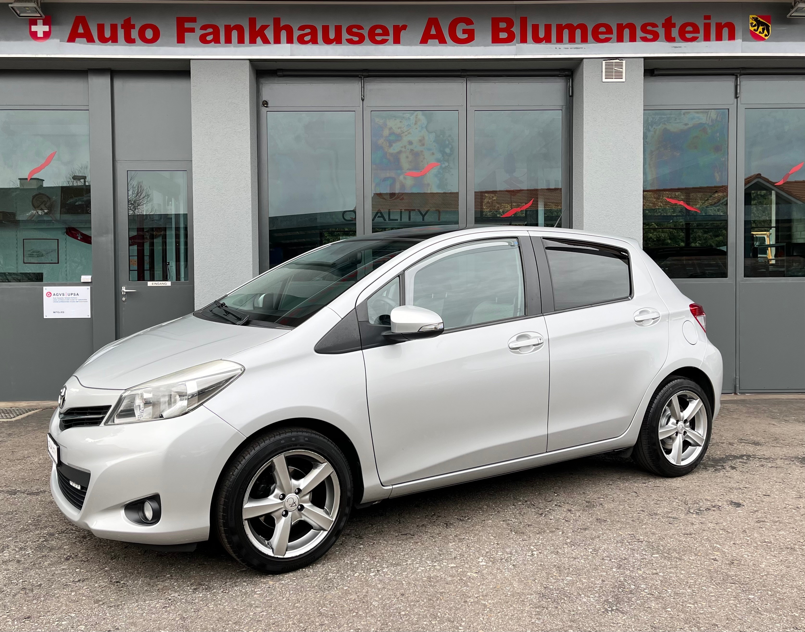 TOYOTA Yaris 1.33 Sol Premium