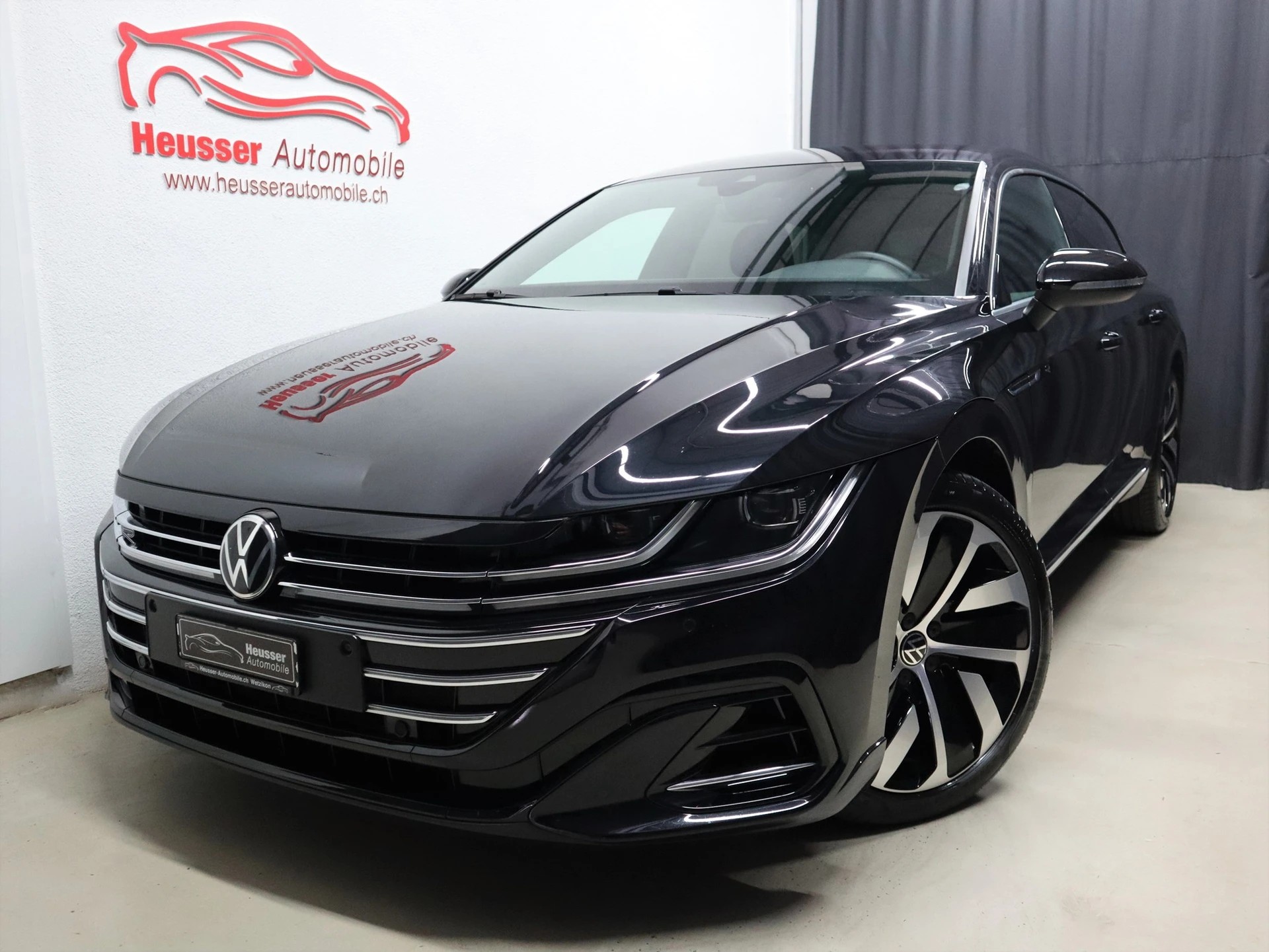 VW Arteon 2.0 TSI Shooting Brake BMT R-Line DSG - Virtual Cockpit - Leder/Alcantara - 190 PS