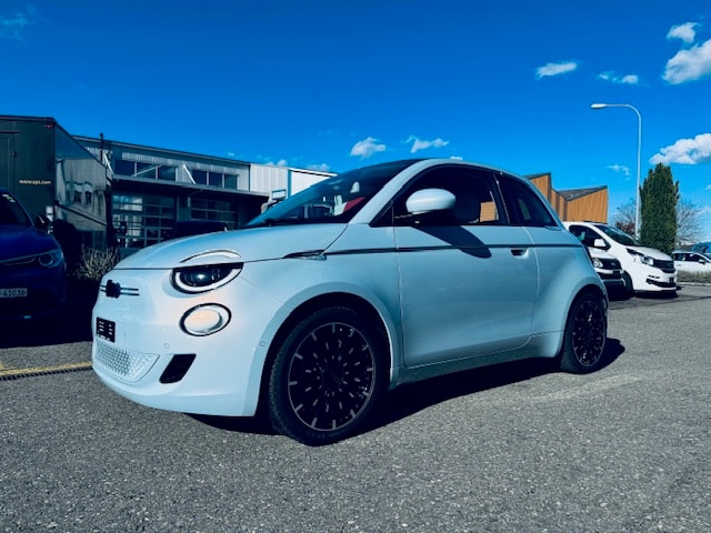 FIAT 500 C electric 87 kW La Prima By Bocelli Top