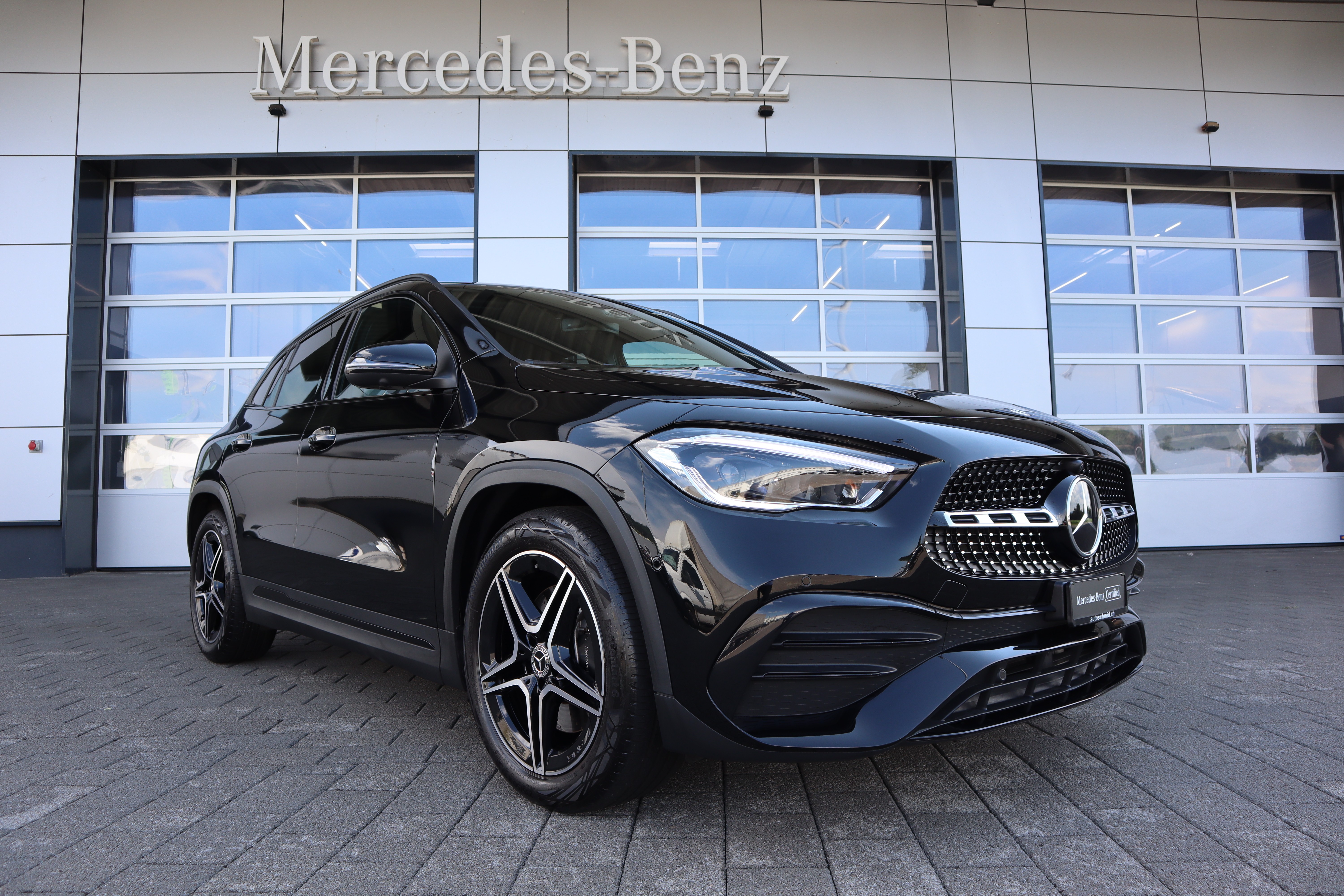 MERCEDES-BENZ GLA 250 4Matic AMG Line 8G-DCT