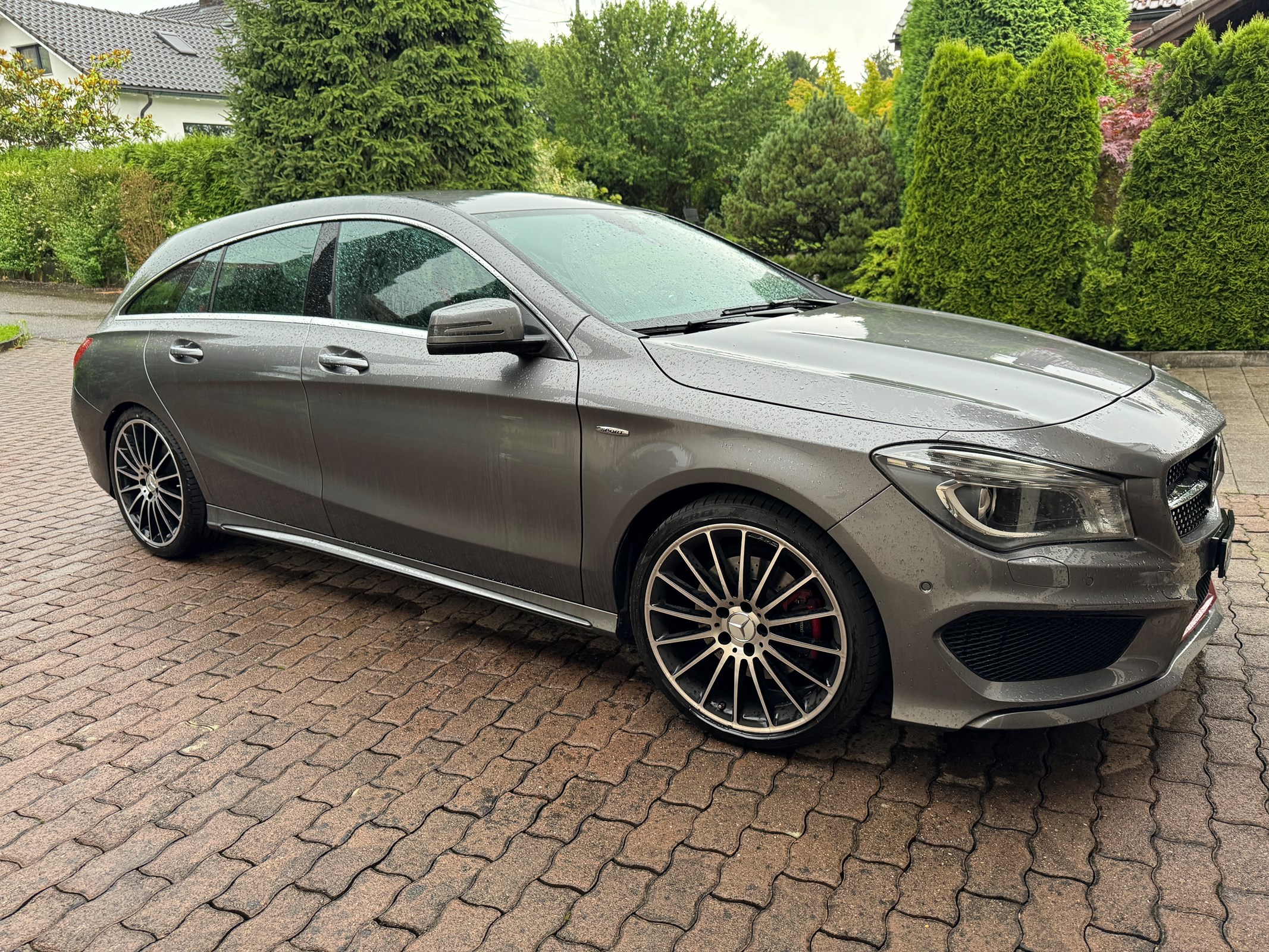 MERCEDES-BENZ CLA Shooting Brake 250 AMG Line 7G-DCT 4Matic