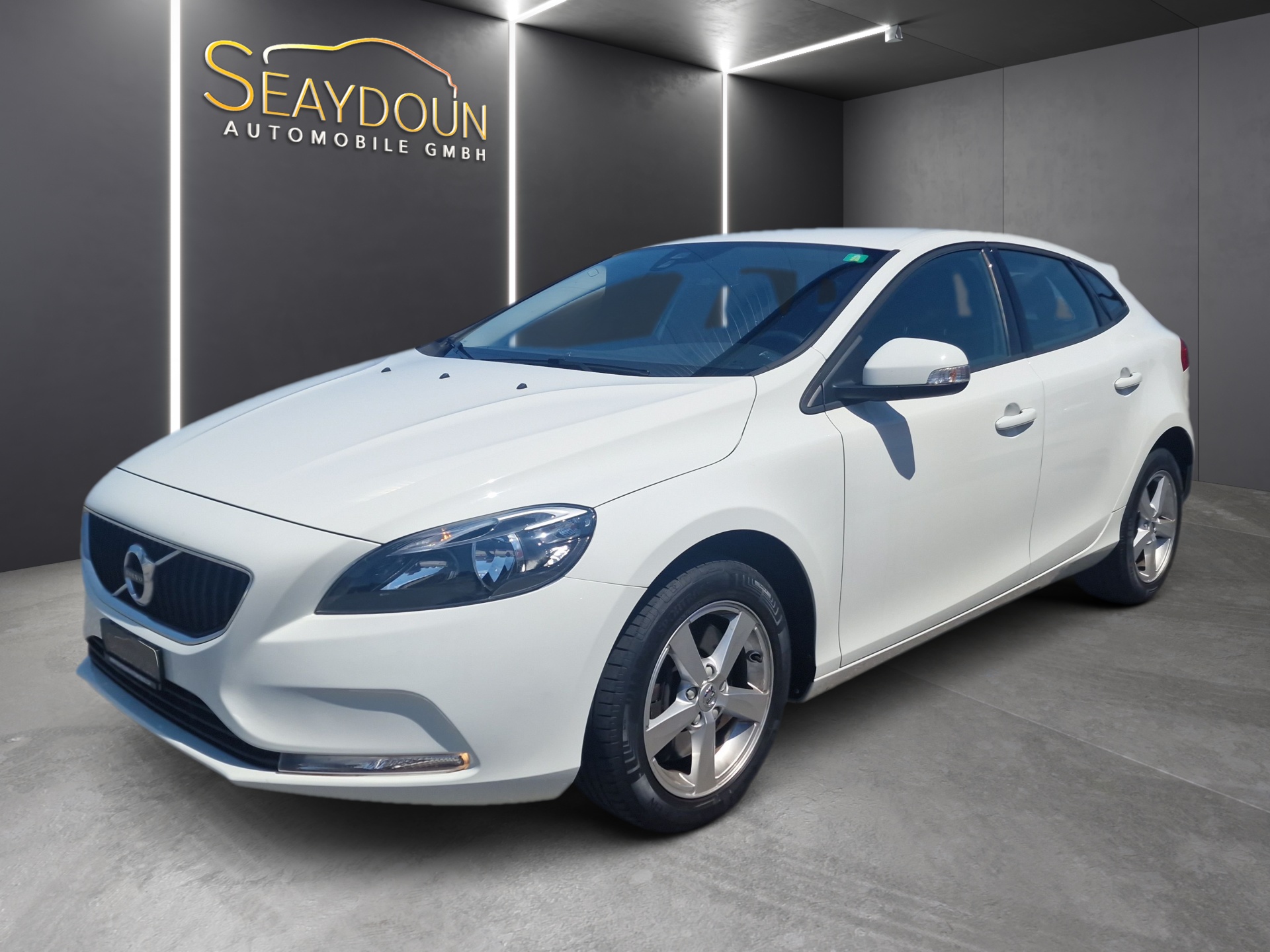 VOLVO V40 D3 Momentum