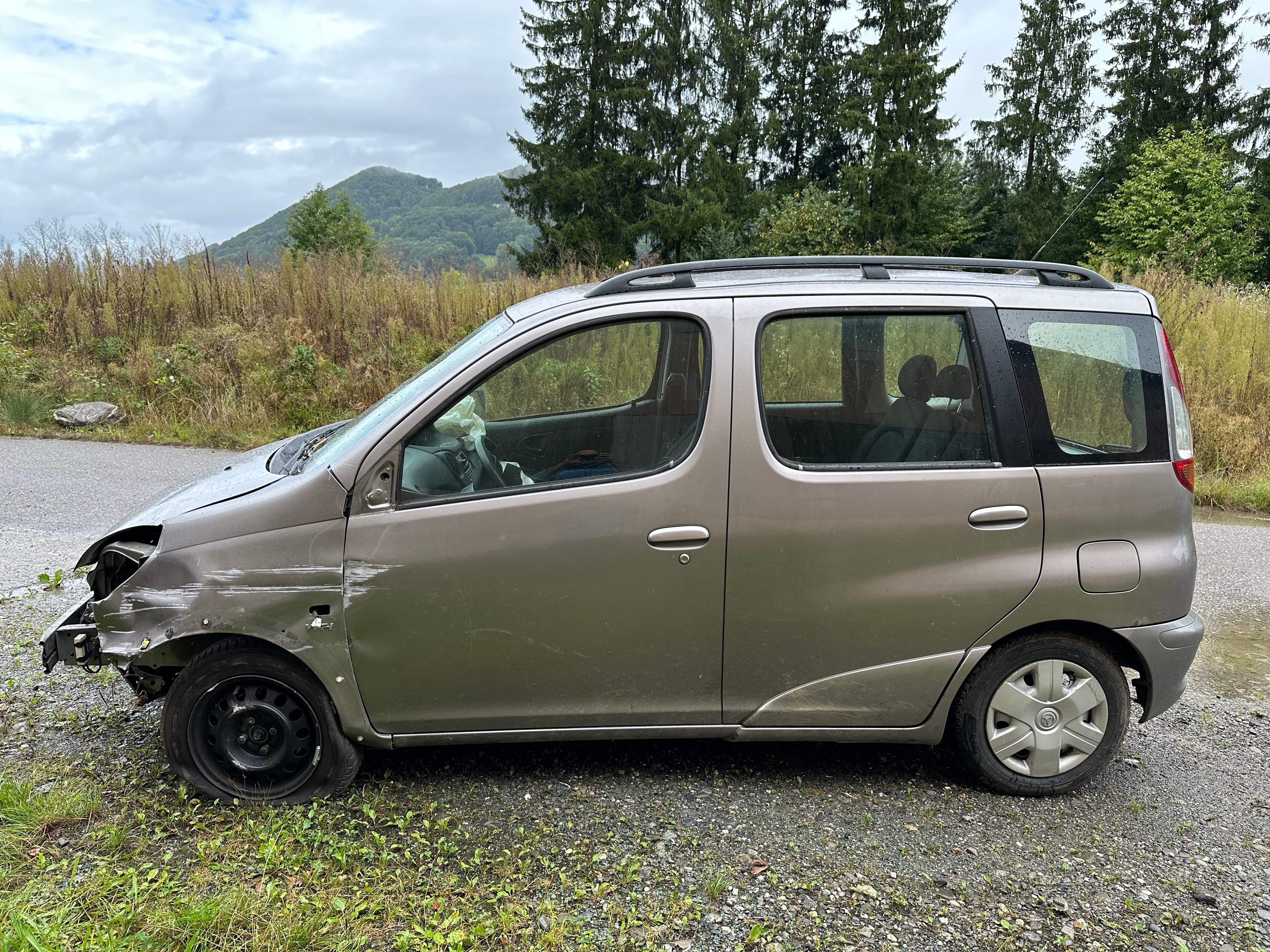 TOYOTA Yaris Verso 1.3 Linea Luna