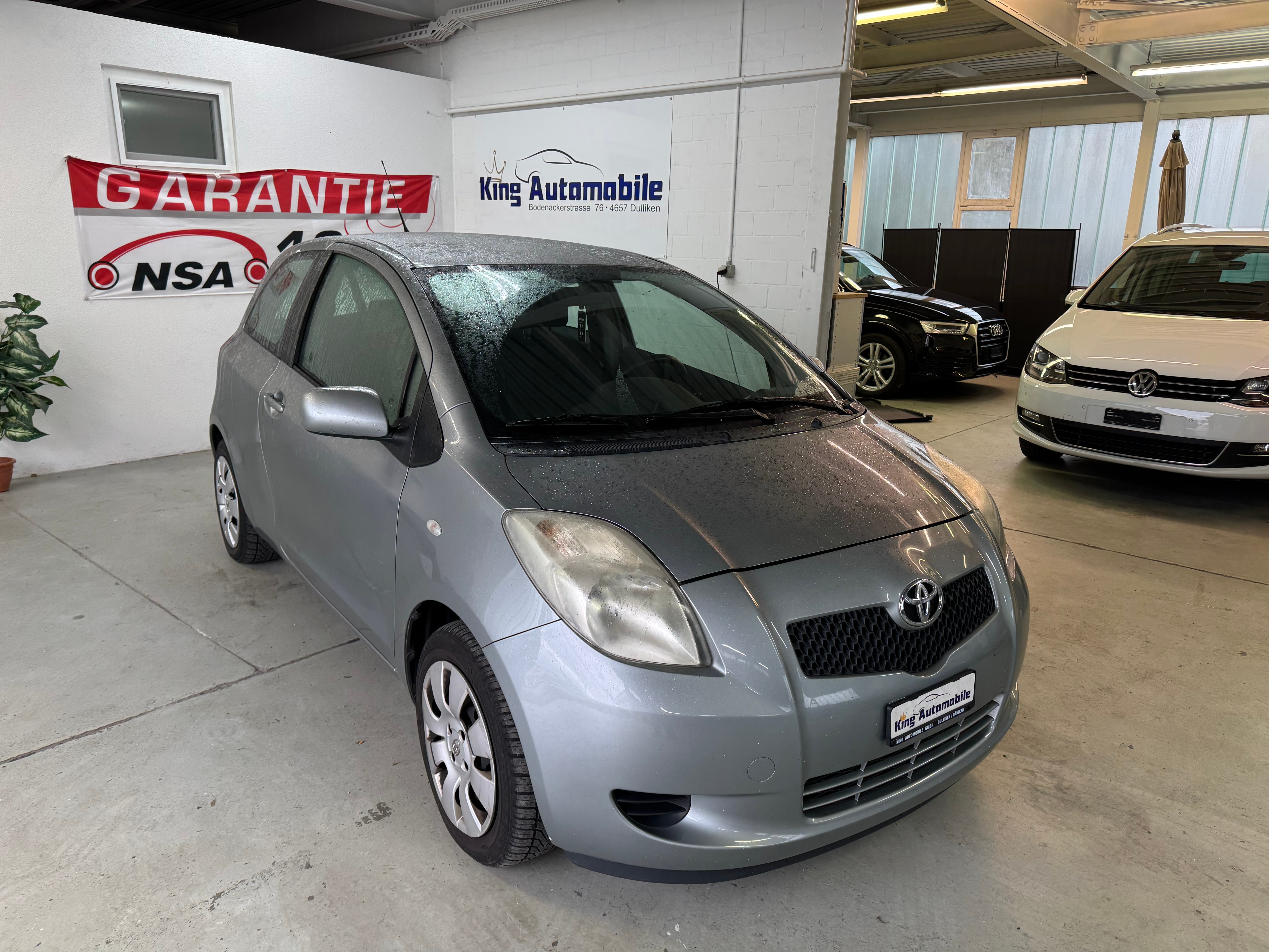 TOYOTA Yaris 1.0 Linea Sol