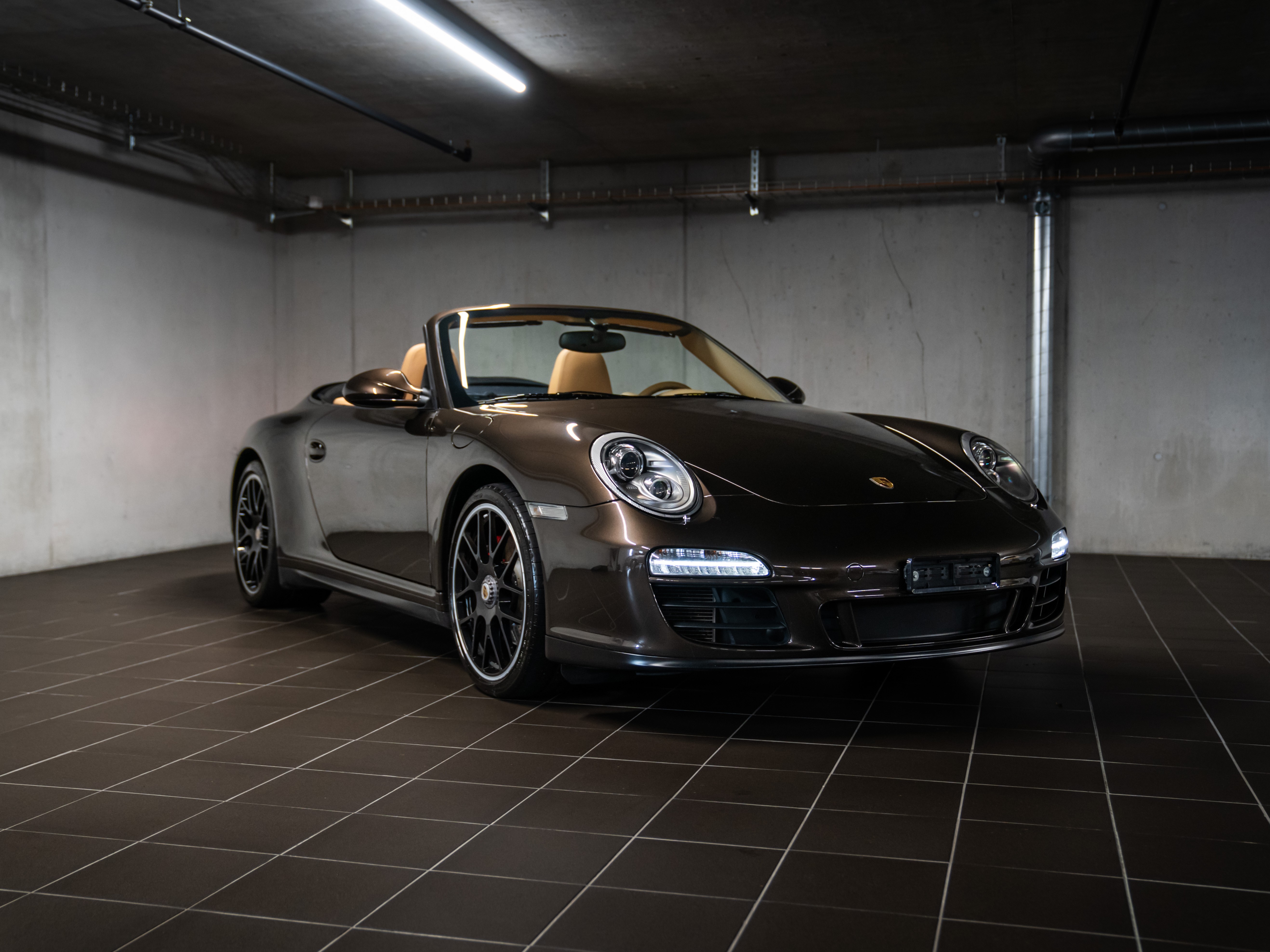 PORSCHE 911 Cabrio Carrera 4 GTS