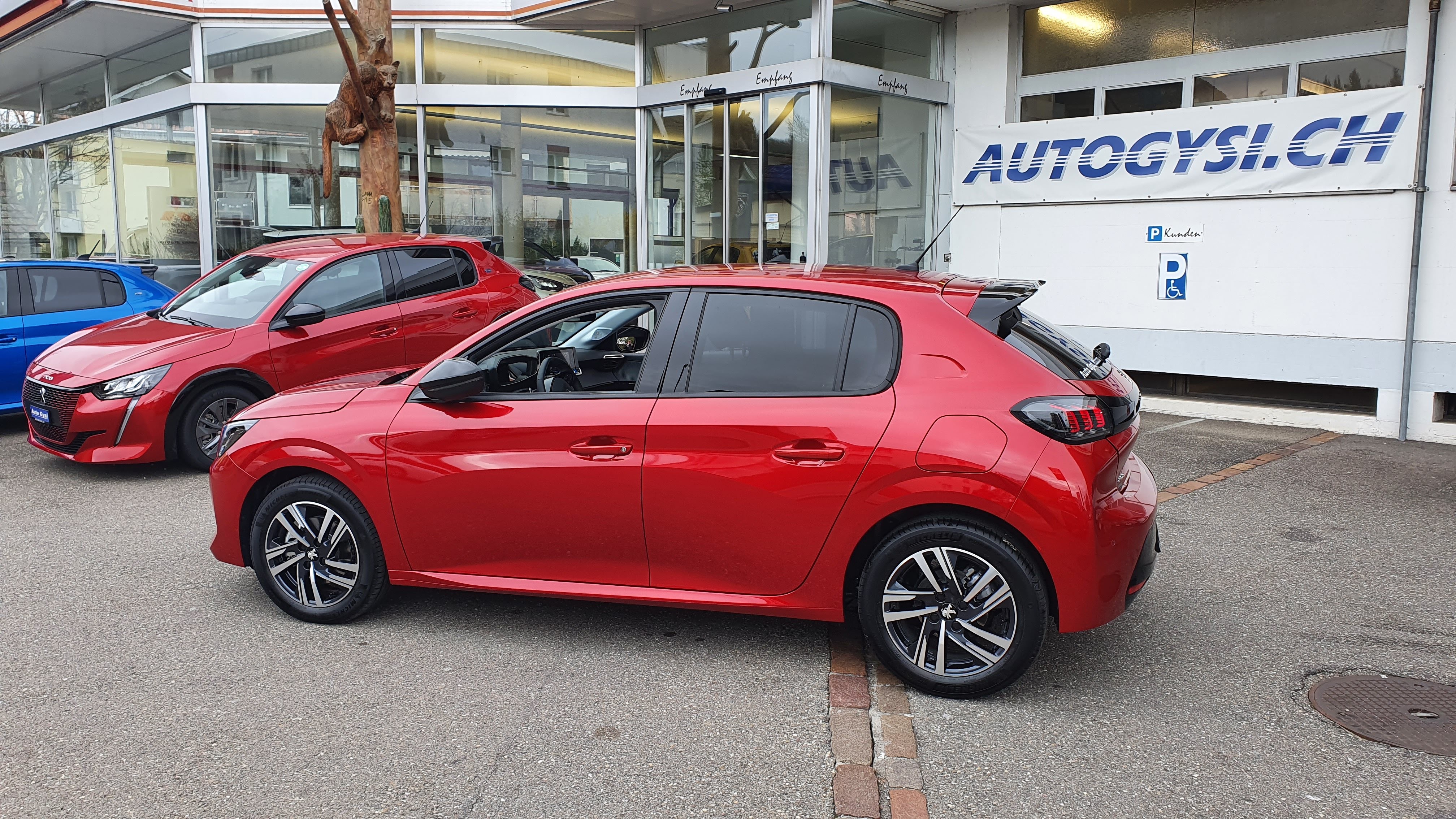 PEUGEOT 208 Elektrik SwissLine Automat Helvetia+