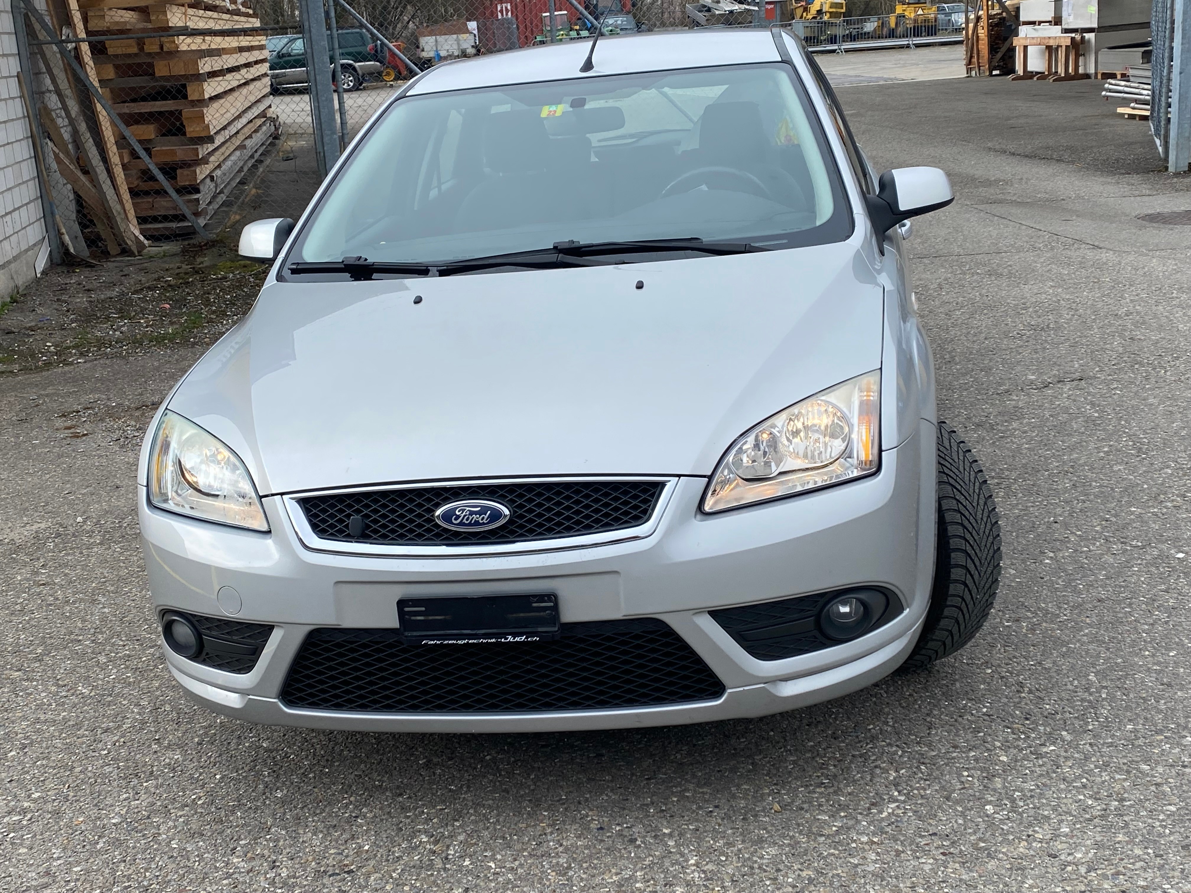 FORD Focus 1.8i Flexifuel Ghia