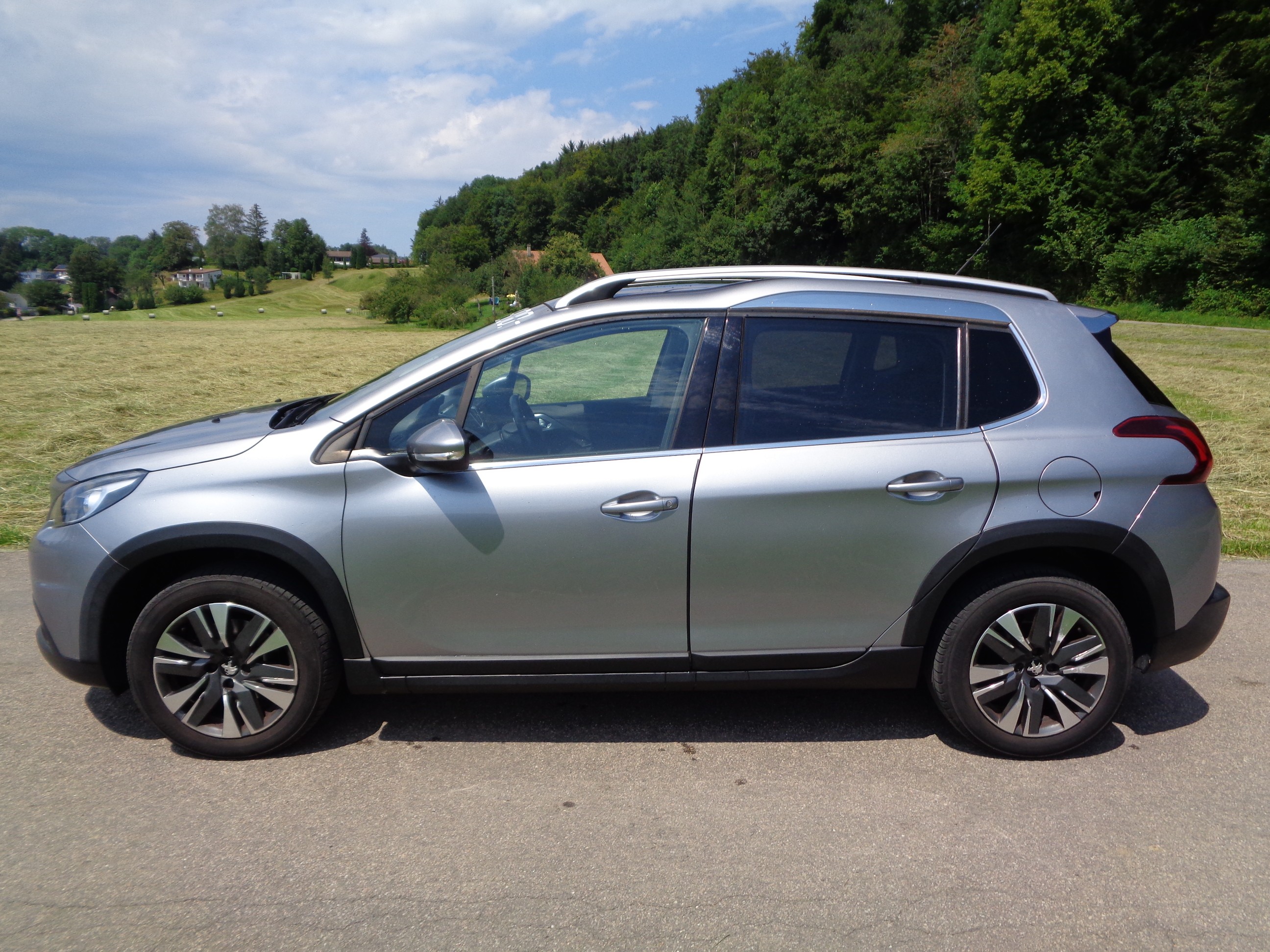 PEUGEOT 2008 1.2 PureTech Allure