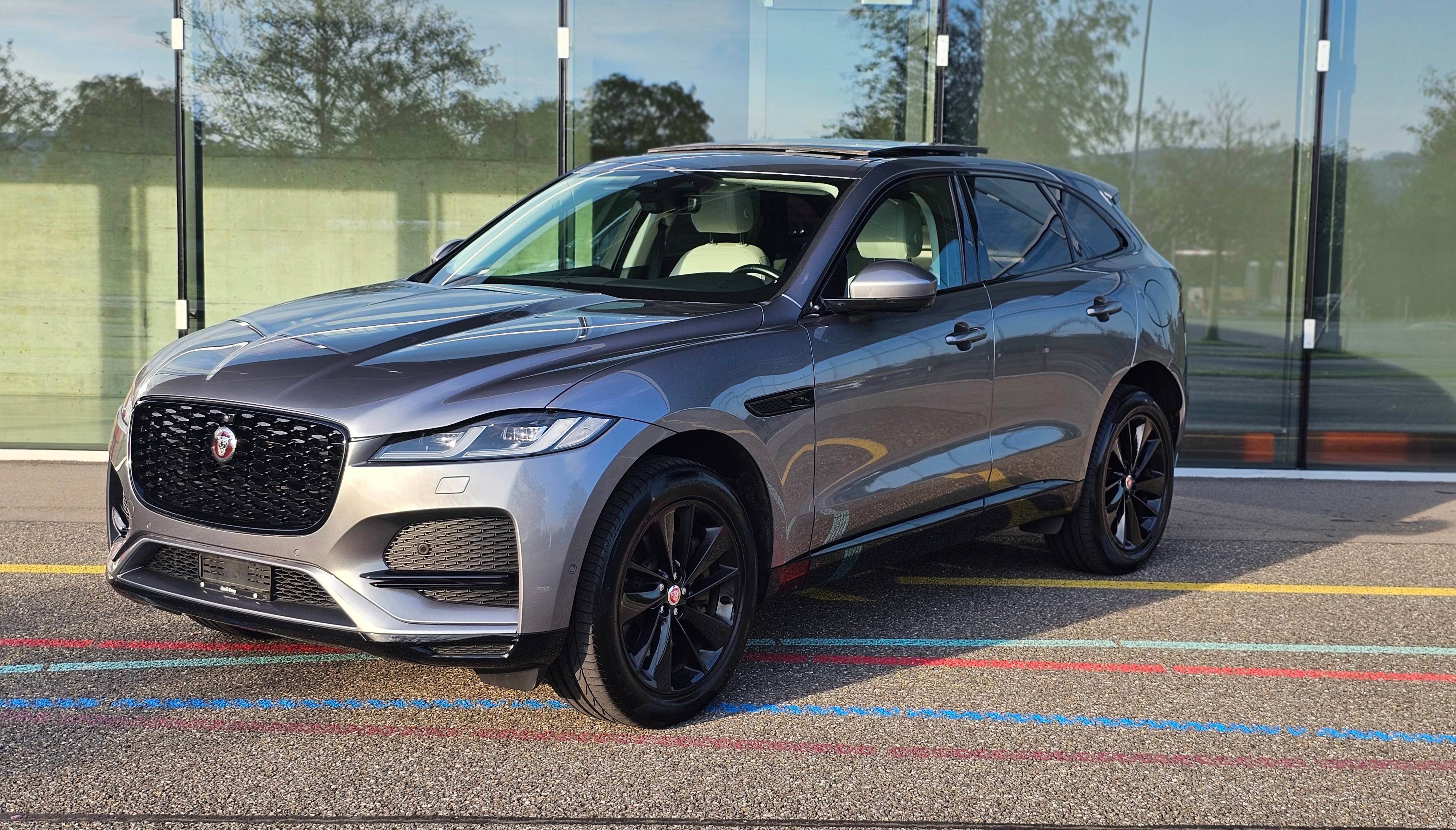 JAGUAR F-Pace 2.0 PHEV 404 R-Dynamic S AWD - Panorama -- 400PS