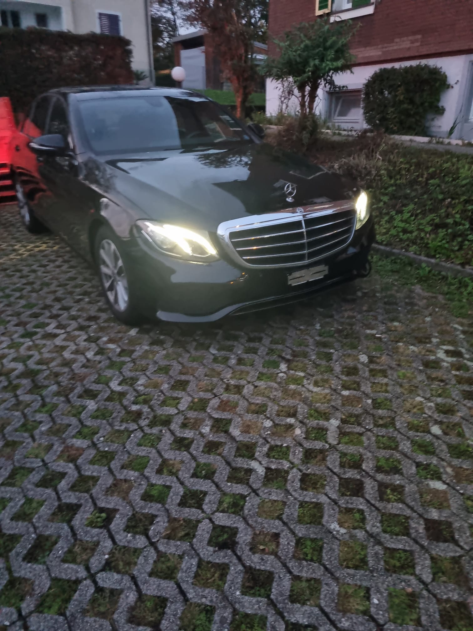 MERCEDES-BENZ E 220 d 4Matic 9G-Tronic