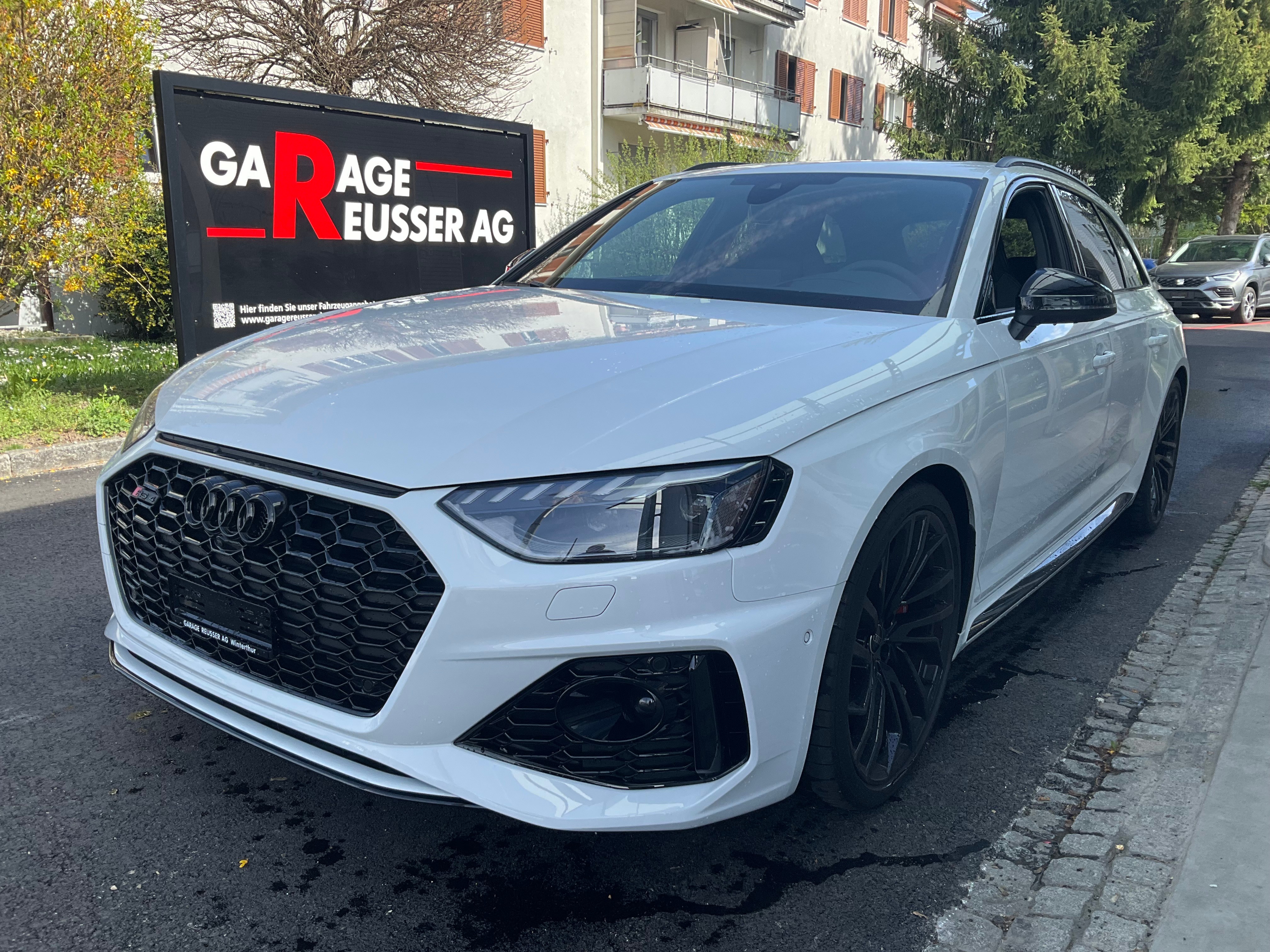 AUDI RS4 AVANT QUATTRO TIPTRONIC ***TOPAUSSTATTUNG & NEUPREIS 137500 SFR***