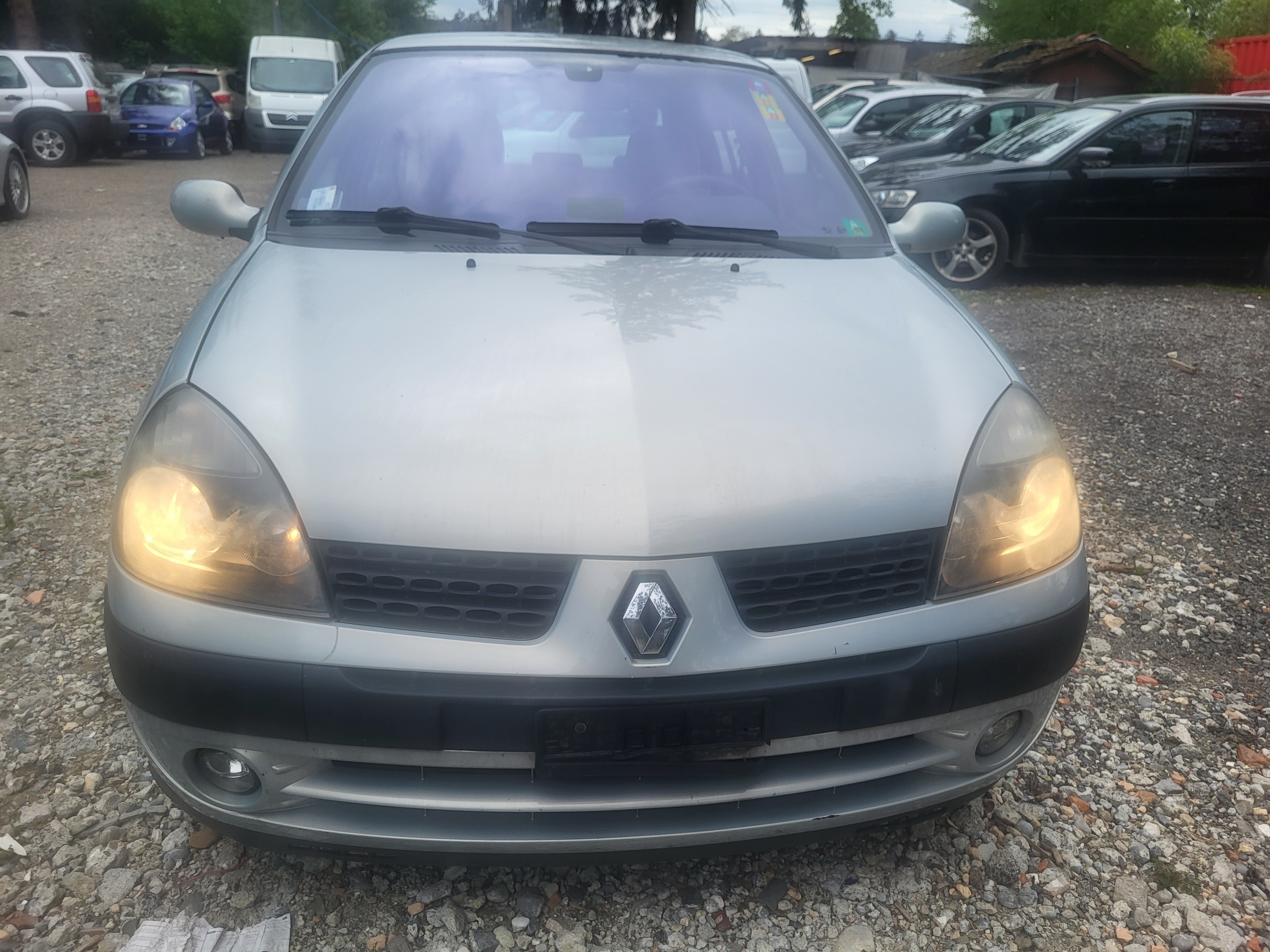 RENAULT Clio 1.6 16V Privilège