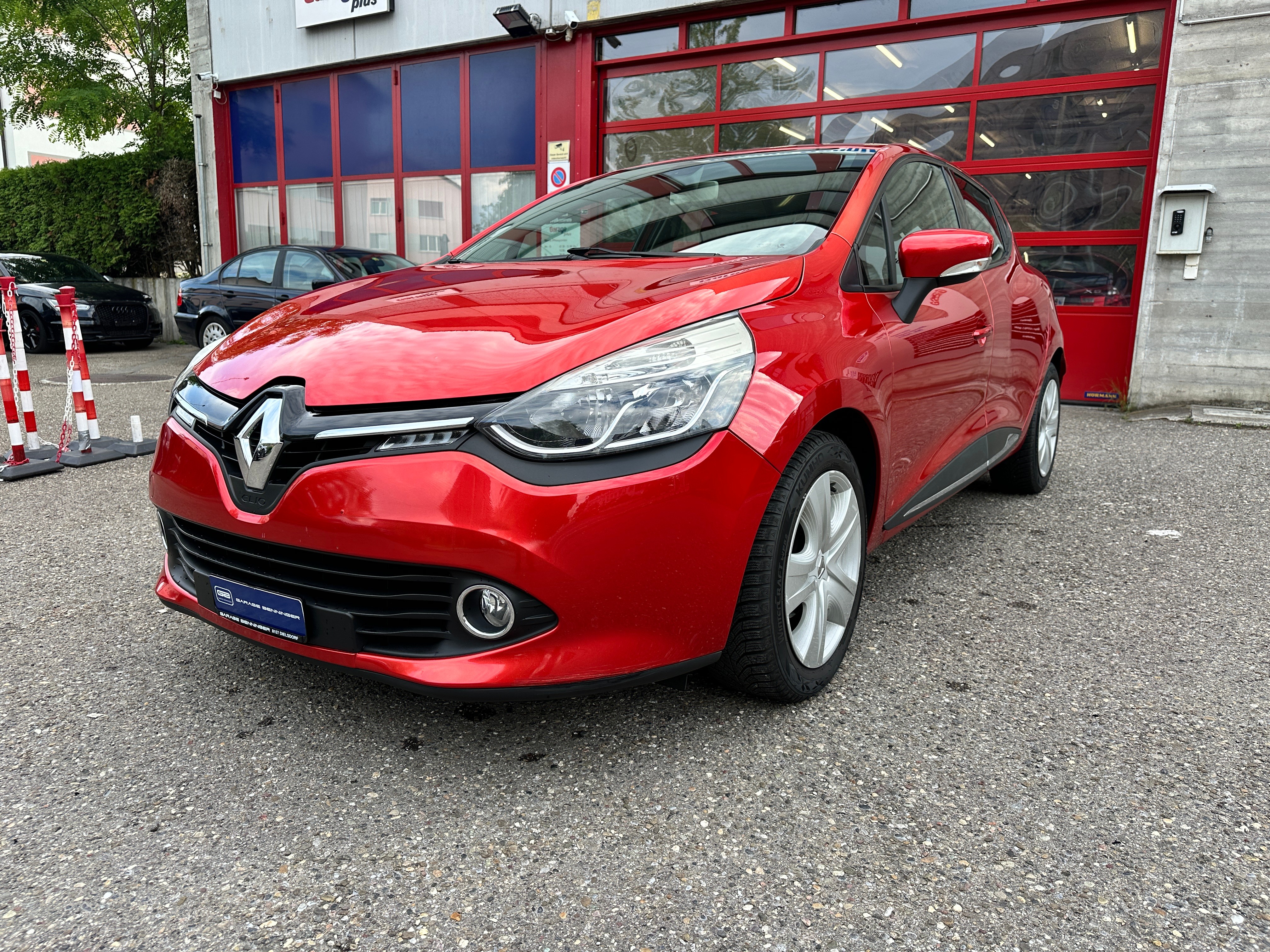 RENAULT Clio 1.2 16V T Swiss Edition EDC