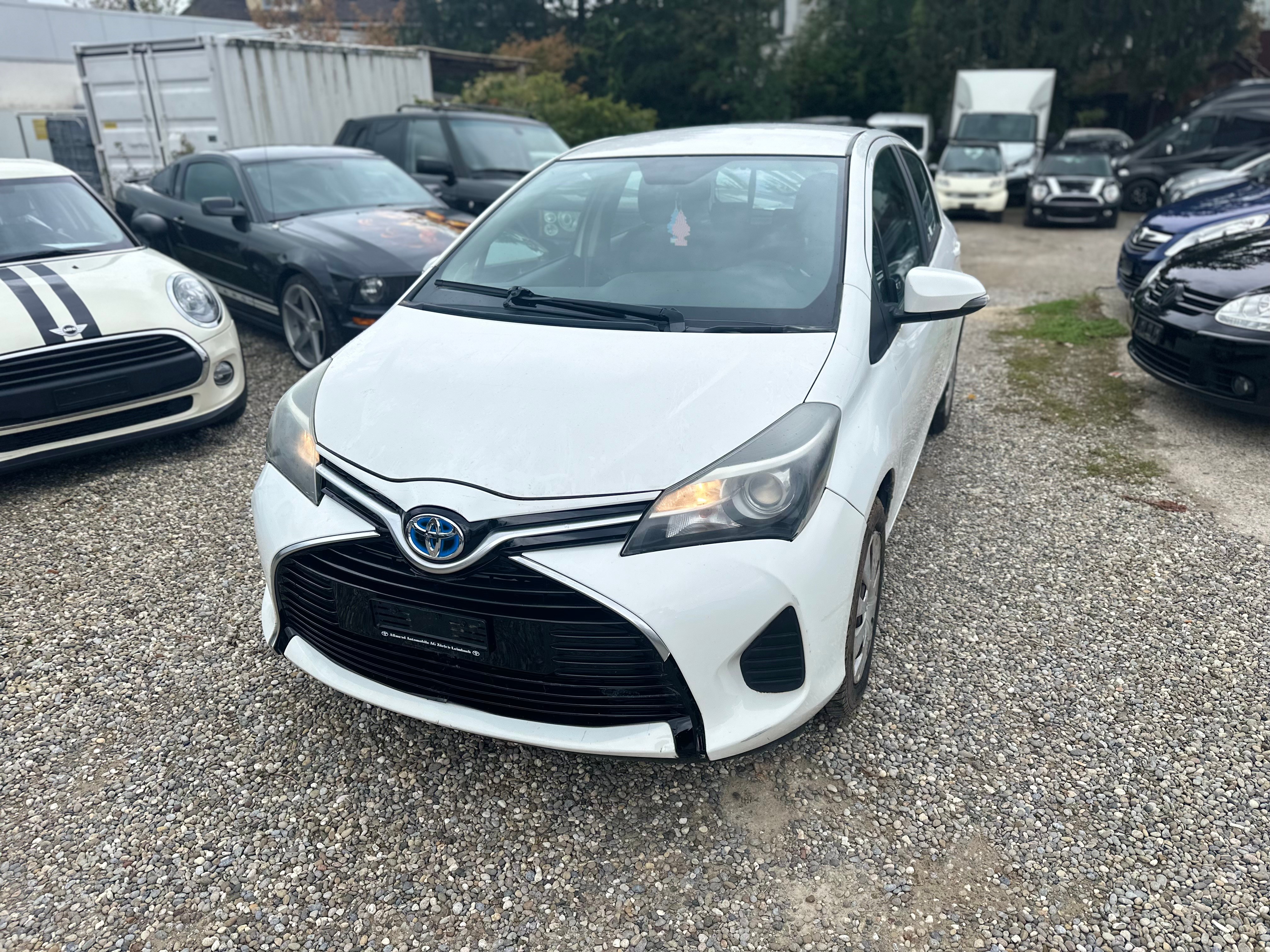 TOYOTA Yaris 1.5 VVT-i Hybrid Trend e-CVT