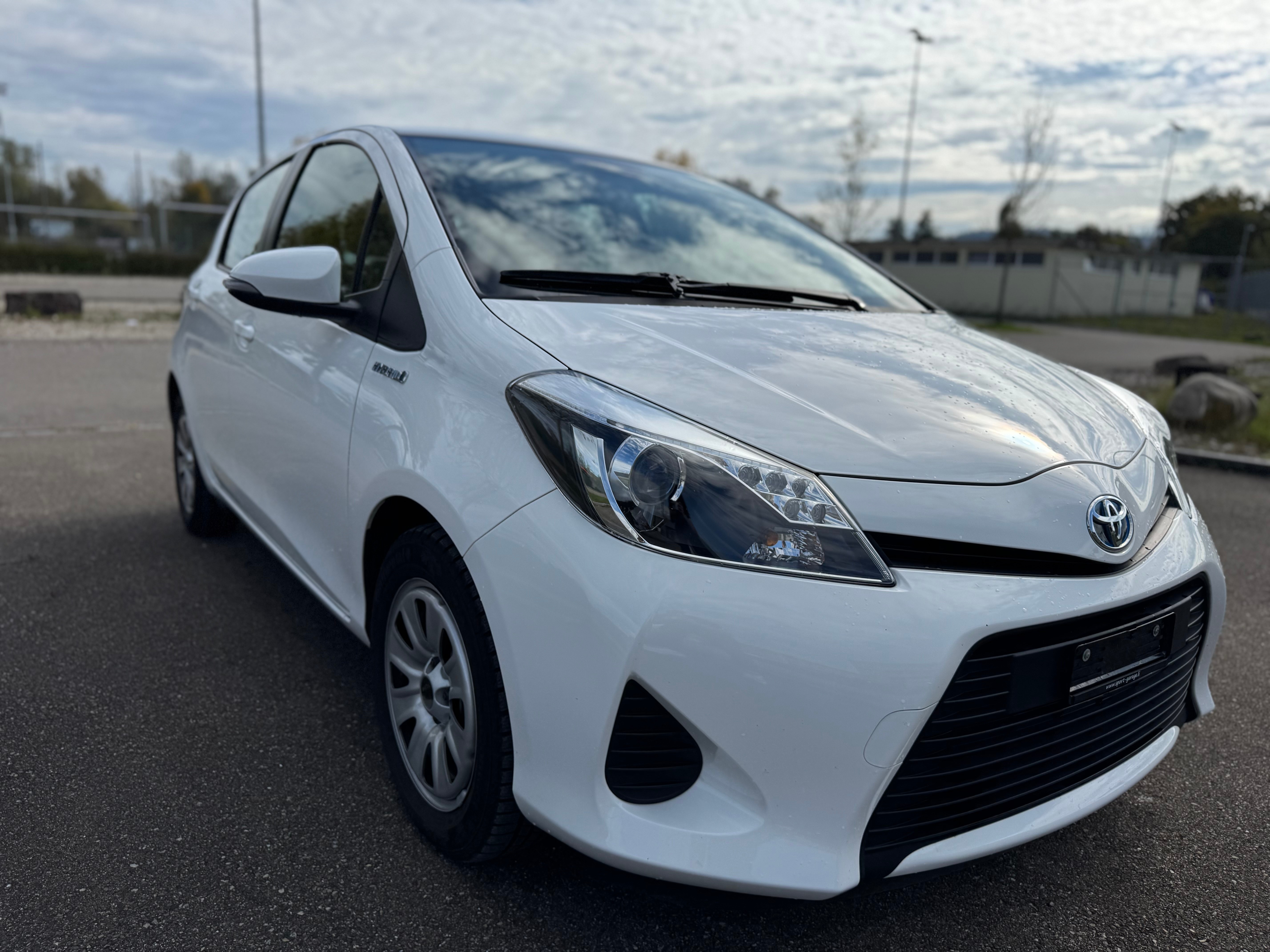 TOYOTA Yaris 1.5 VVT-i Hybrid Luna CVT