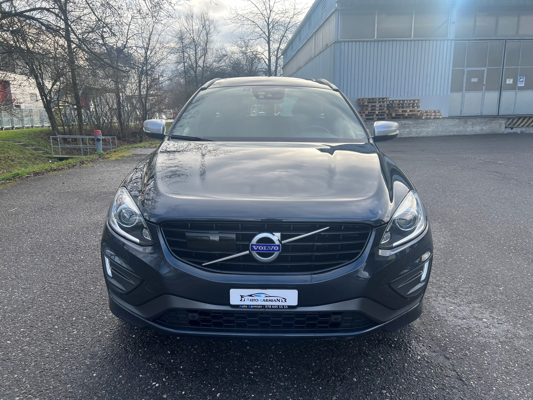 VOLVO XC60 D4 Momentum R-Design Geartronic