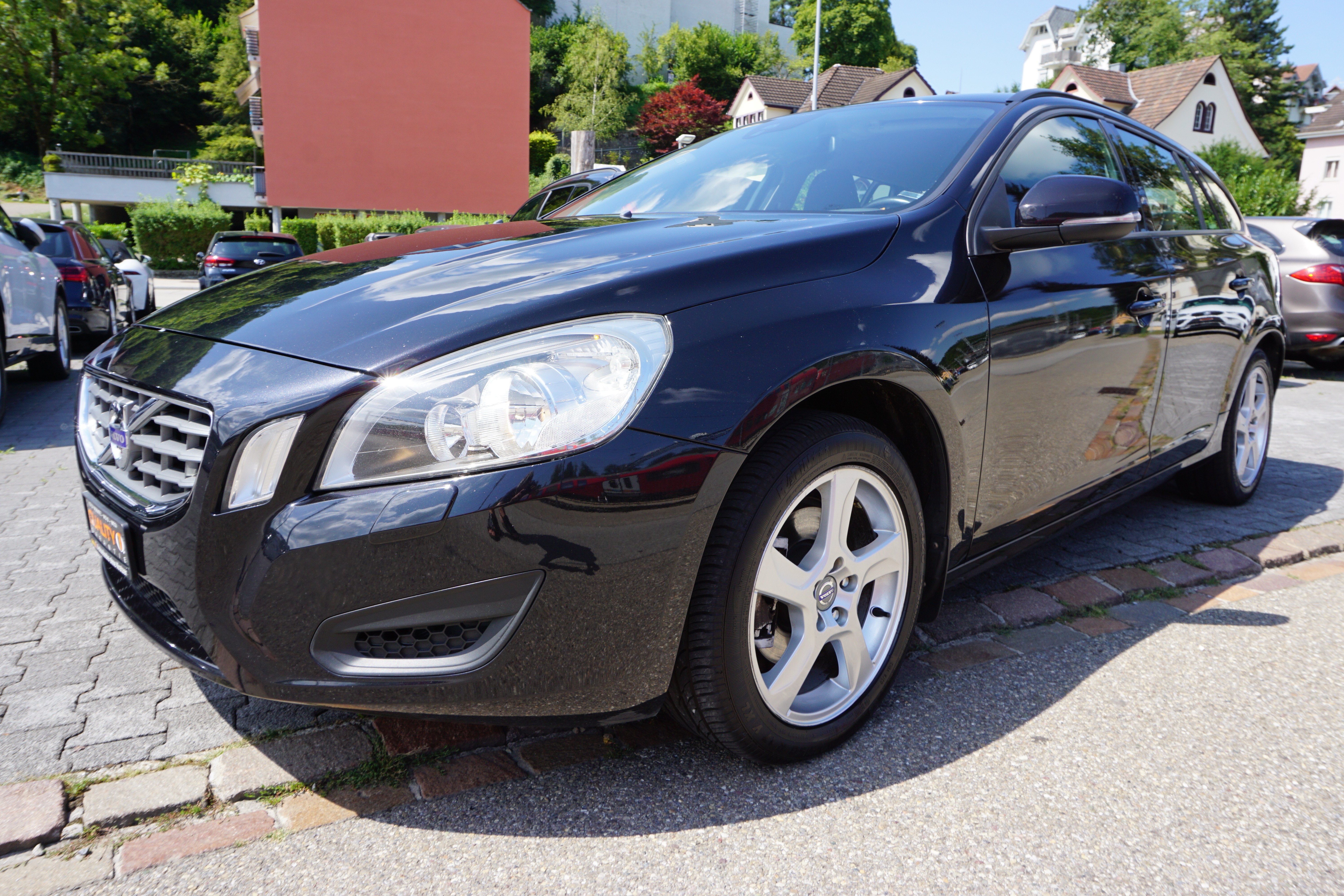 VOLVO V60 D4 Kinetic Geartronic