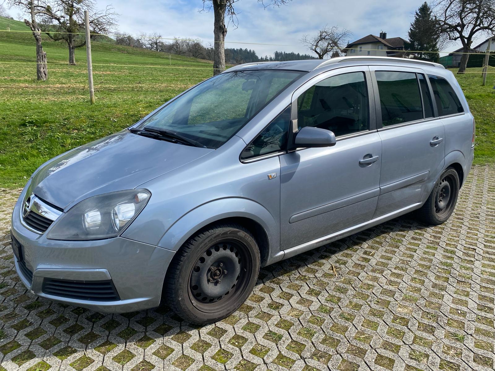 OPEL Zafira 2.2i 16V Enjoy