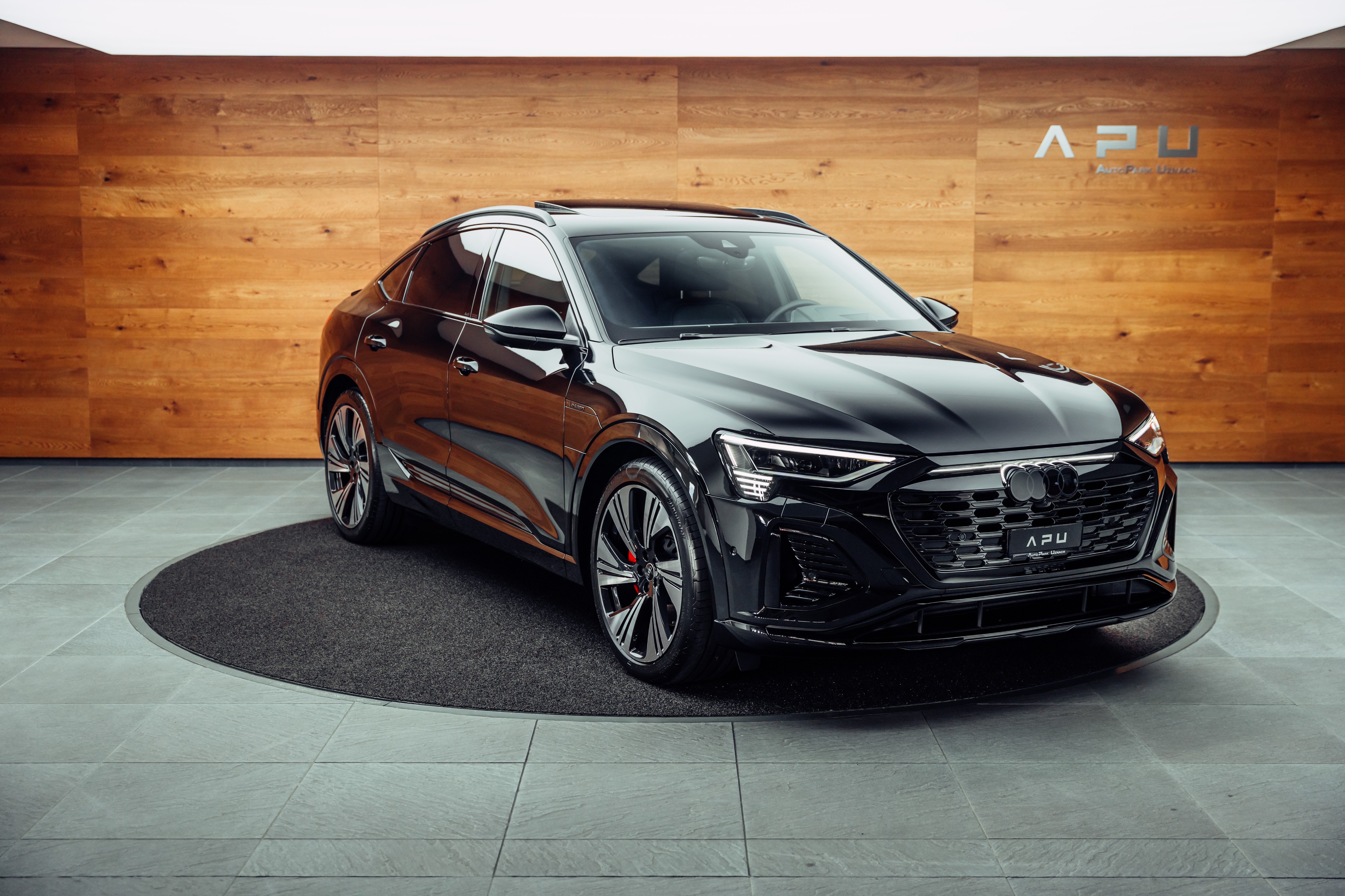 AUDI Q8 Sportback 55 e-tron S line quattro