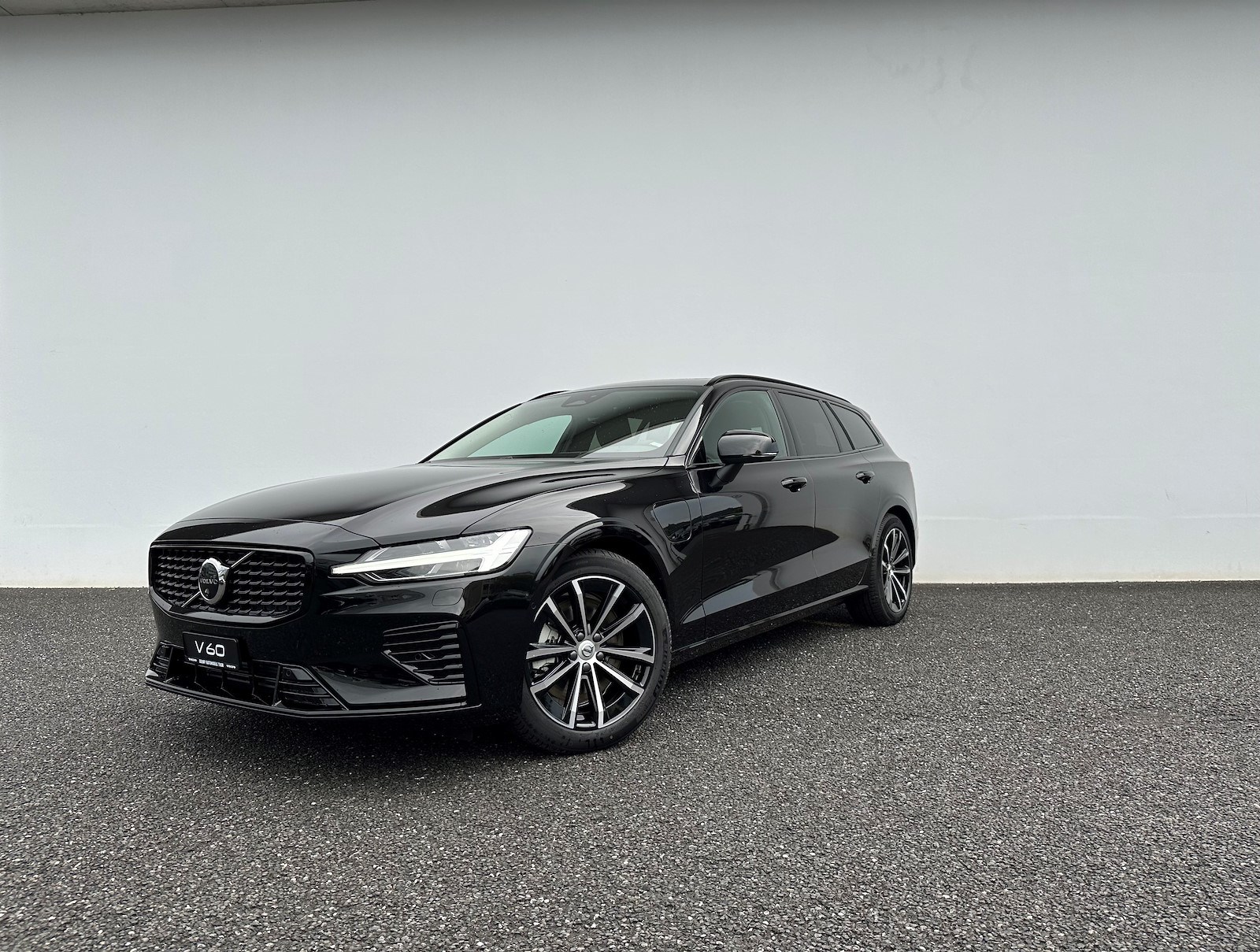 VOLVO V60 2.0 T8 TE Ultimate Dark eAWD