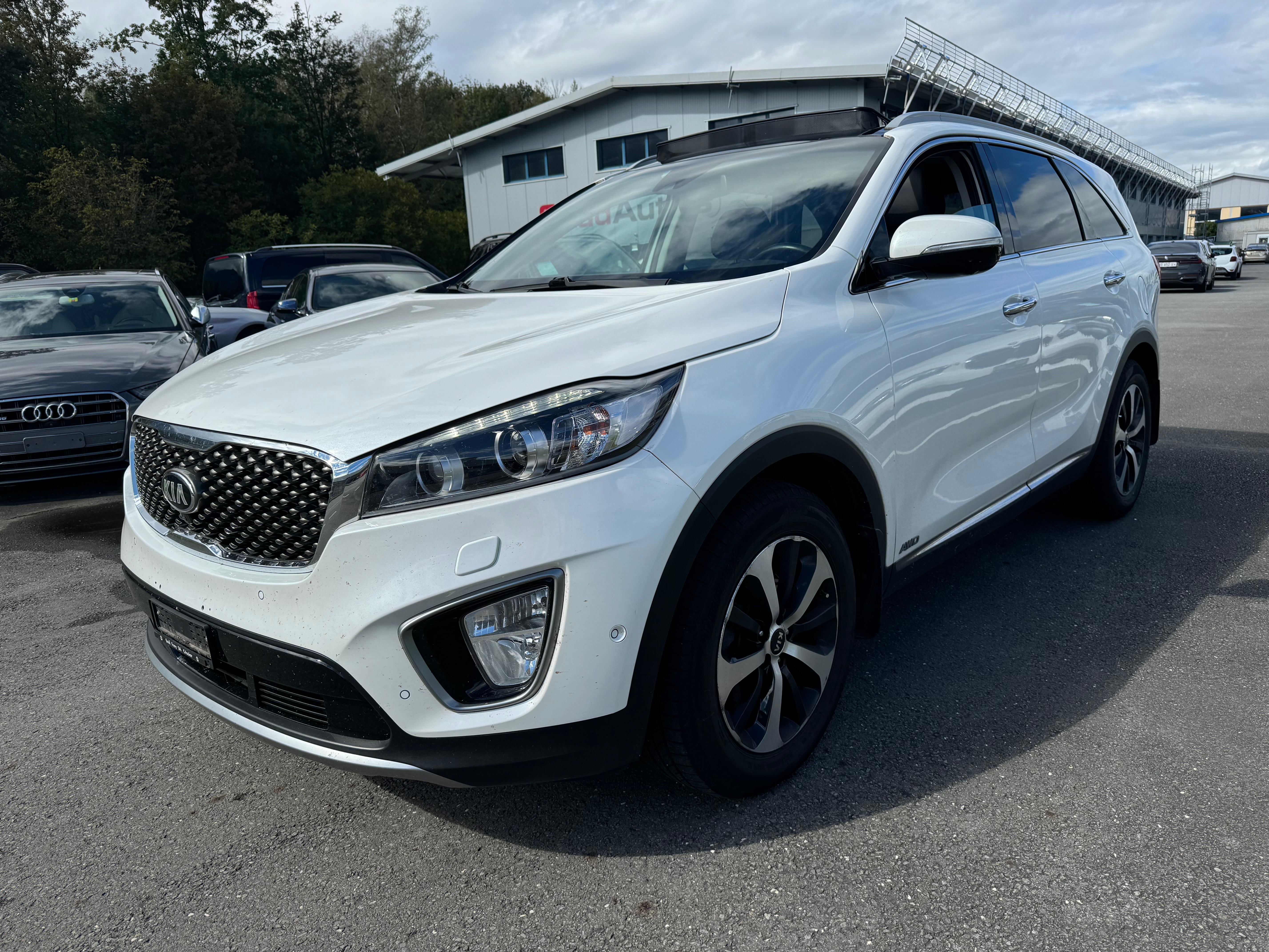 KIA Sorento 2.2 CRDI Style 7P. Automatic