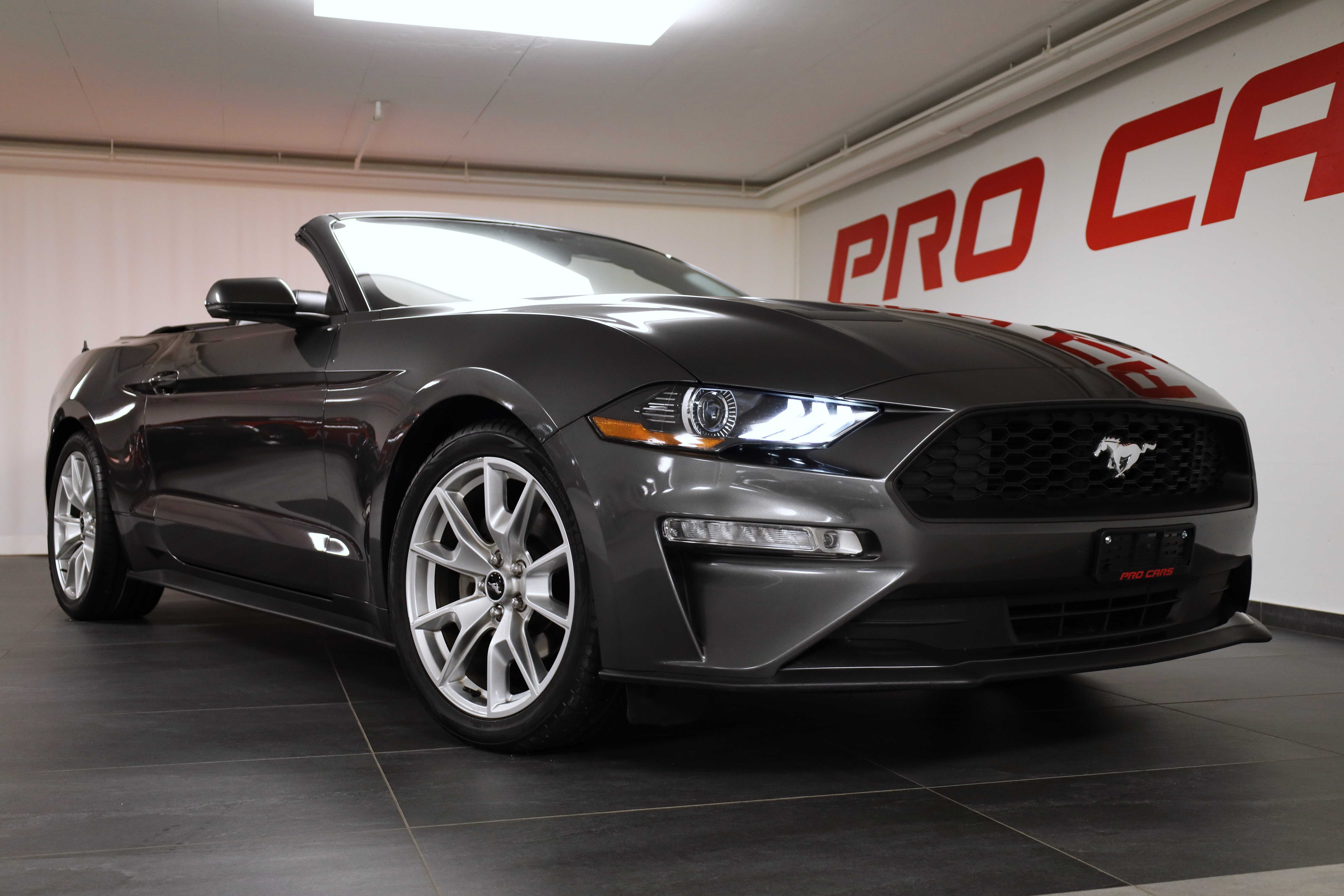 FORD Mustang Convertible 2.3 Automat