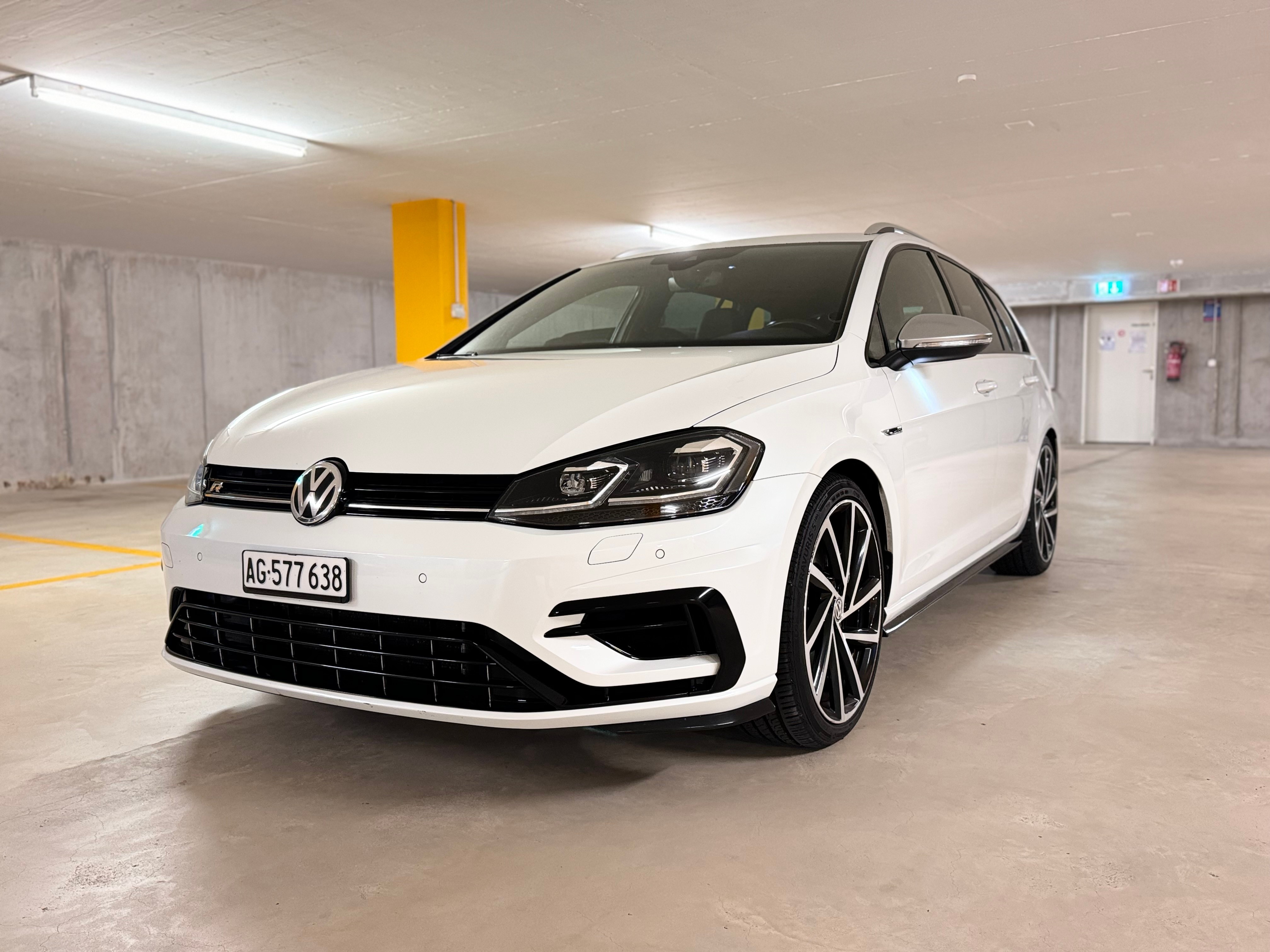 VW Golf Variant 2.0 TSI R 4Motion DSG