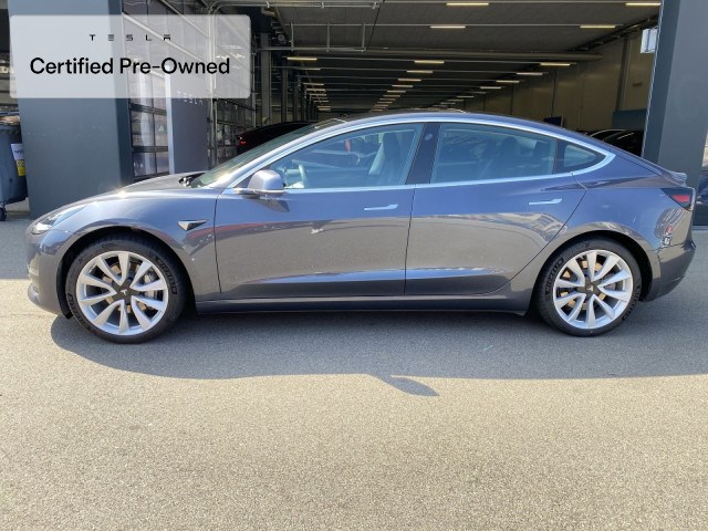 TESLA Model 3 Standard Range