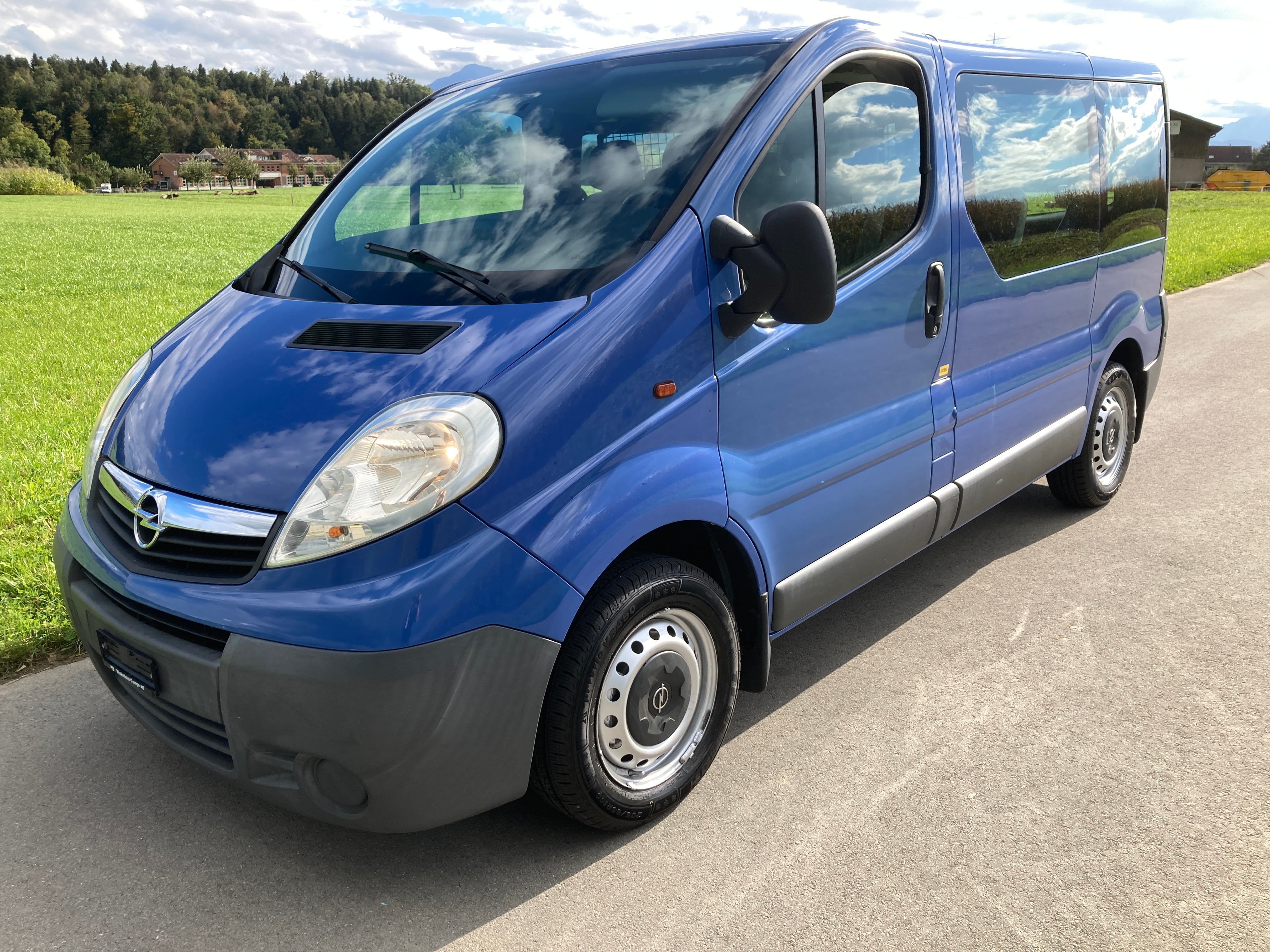 OPEL Vivaro 2.5 CDTI 2.7t L1H1 9 Sitzer