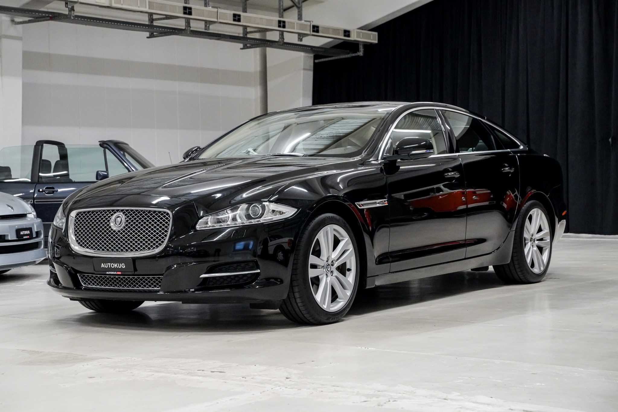 JAGUAR XJ 3.0 V6 S/C Premium Luxury Automatic AWD