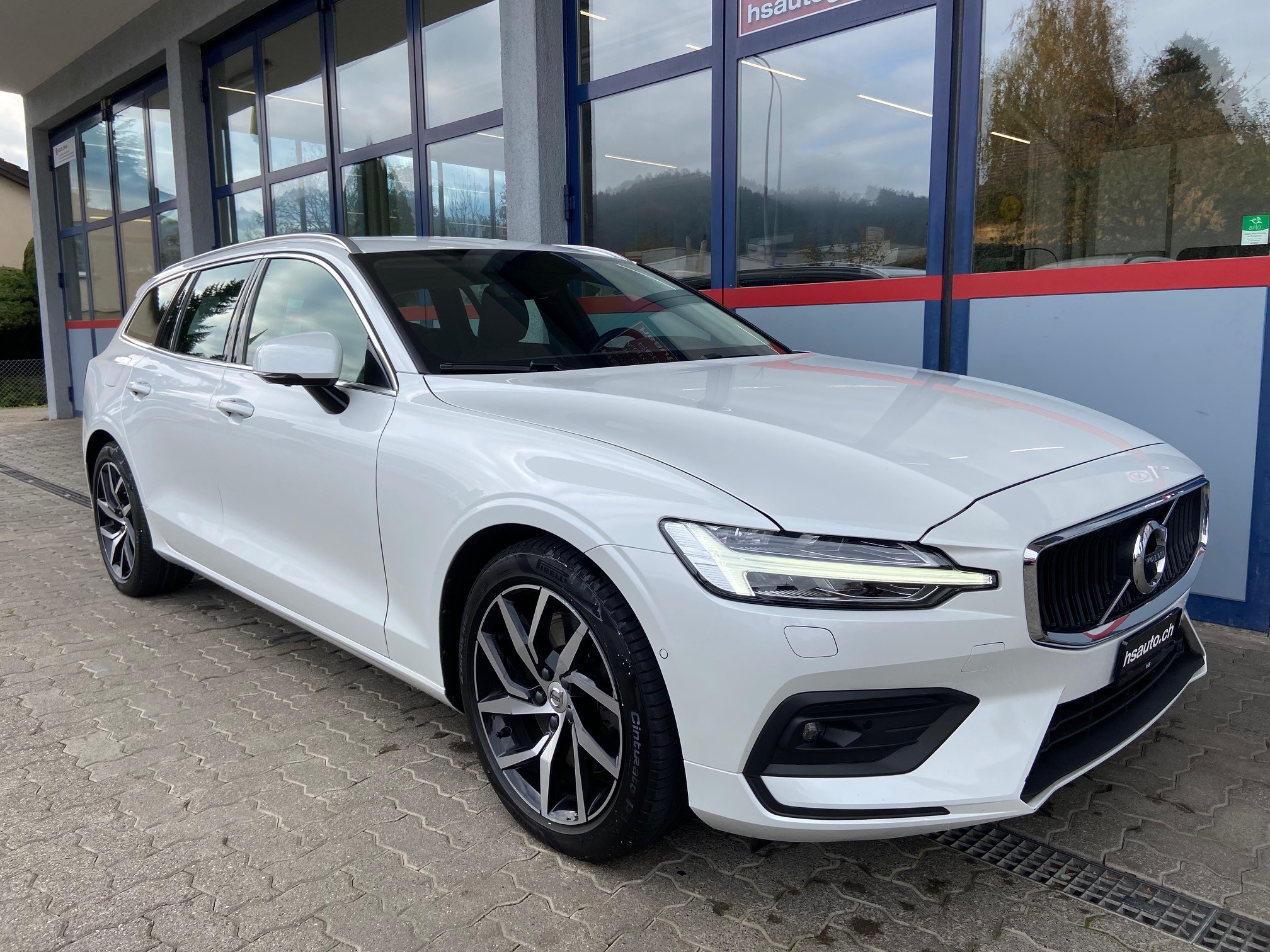 VOLVO V60 T5 AWD Momentum Geartronic