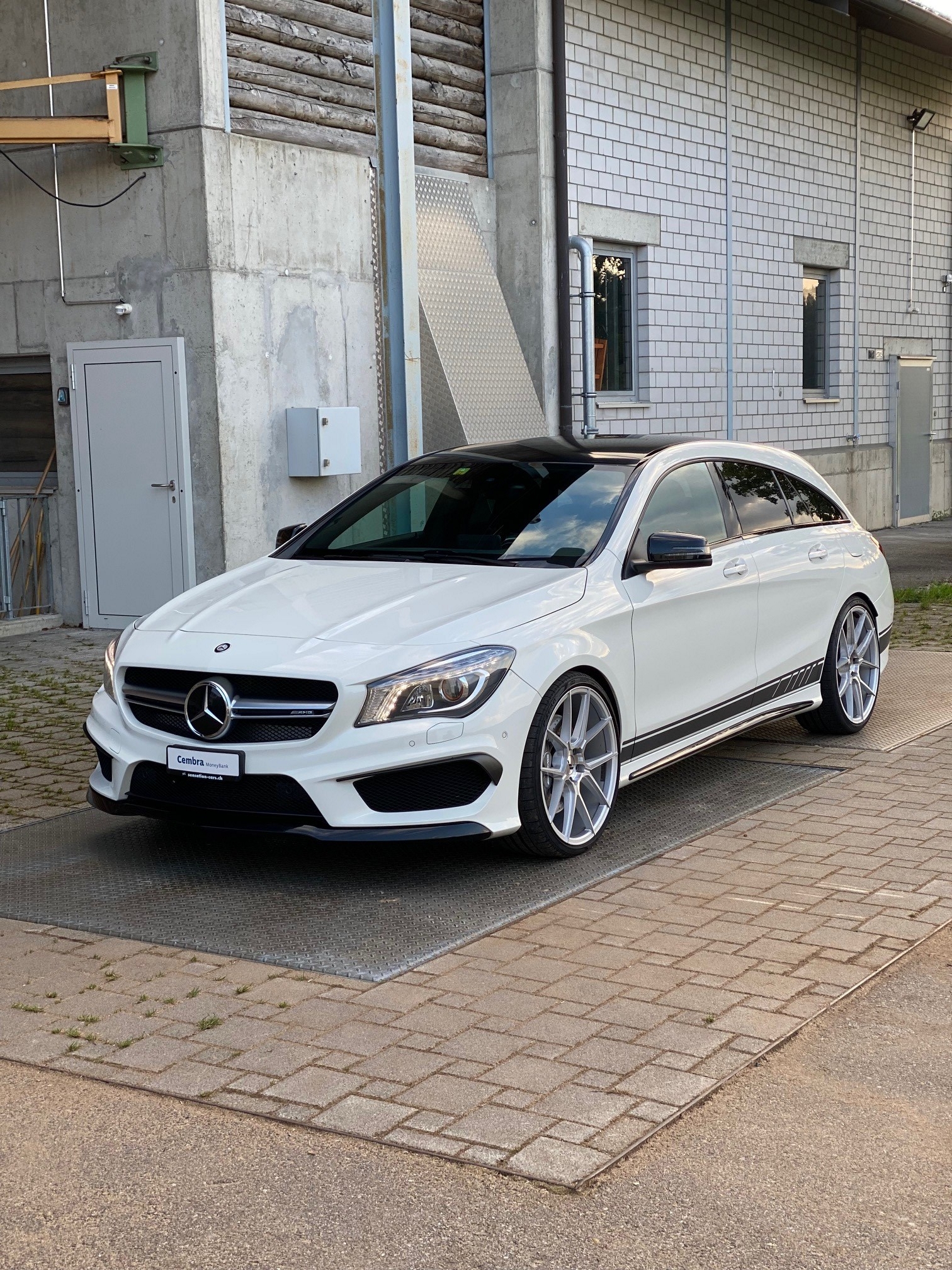 MERCEDES-BENZ CLA Shooting Brake 45 AMG 4Matic Speedshift