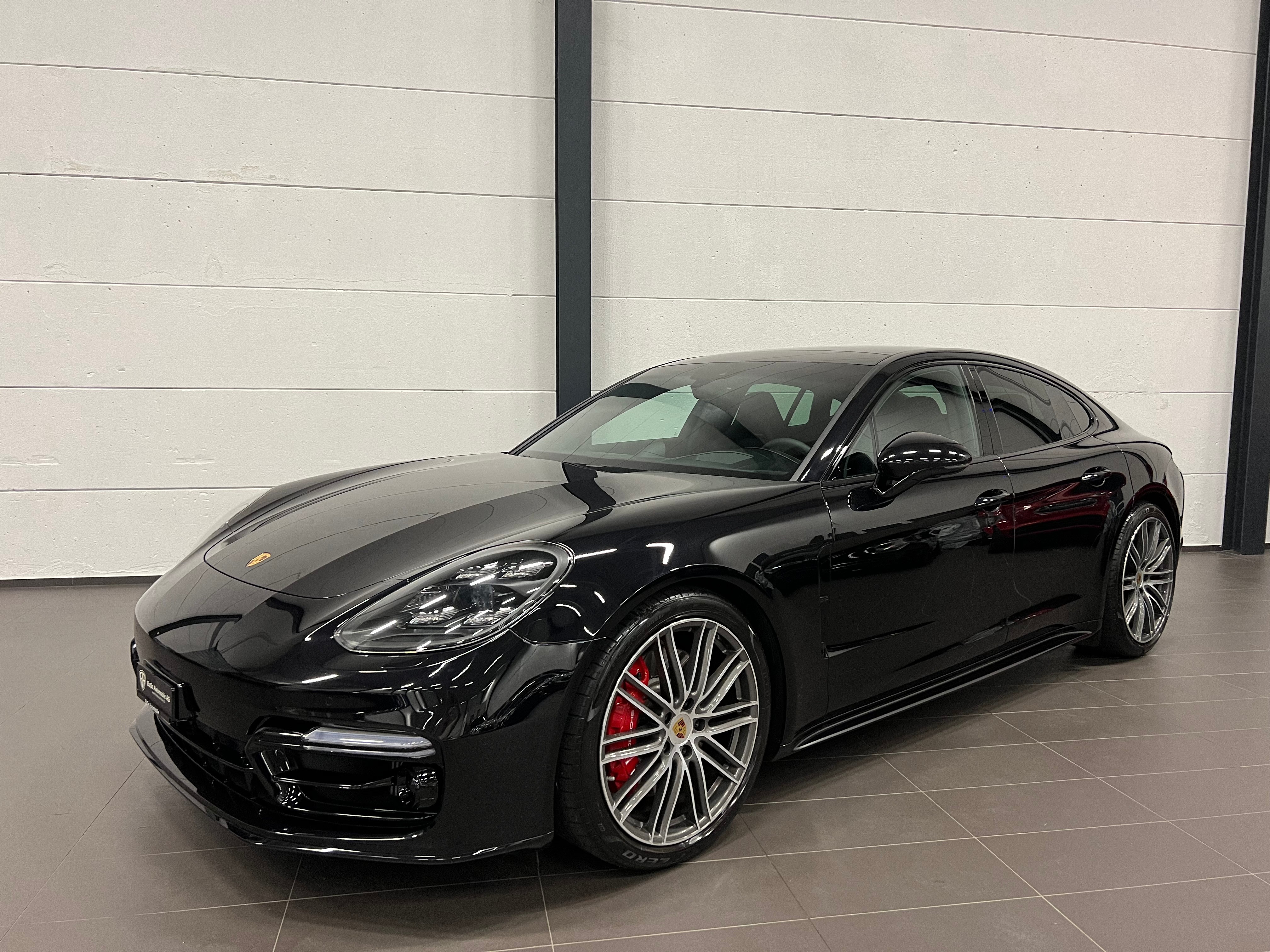 PORSCHE Panamera GTS PDK