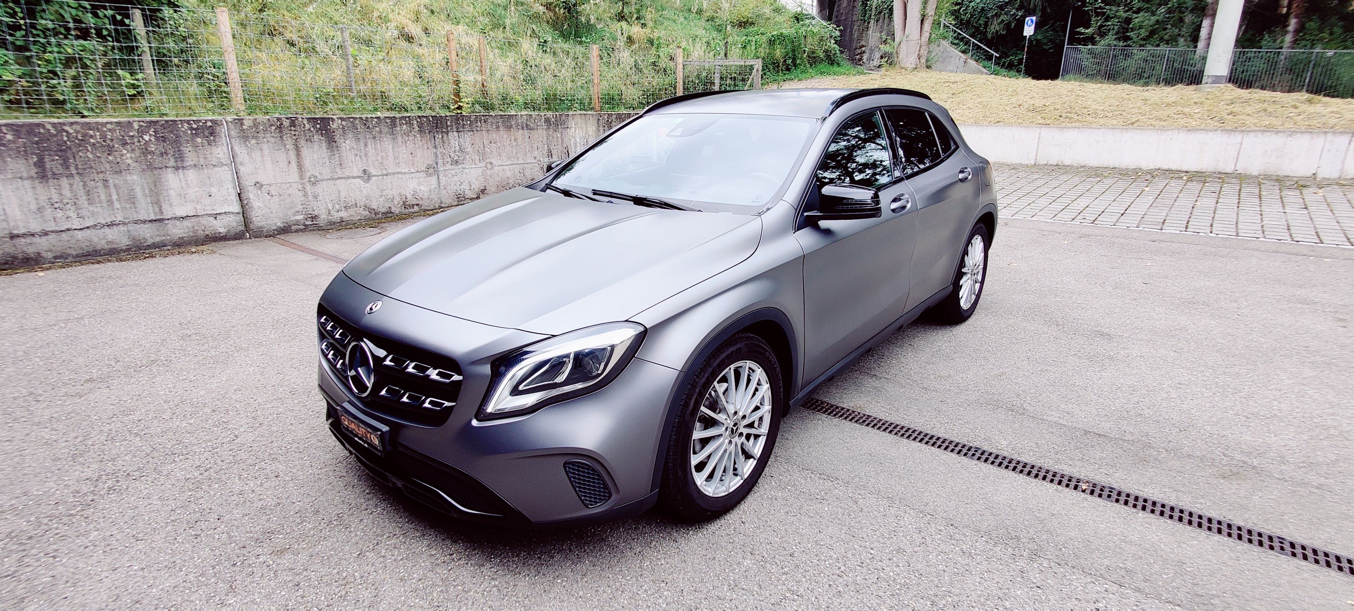 MERCEDES-BENZ GLA 200 Style 7G-DCT