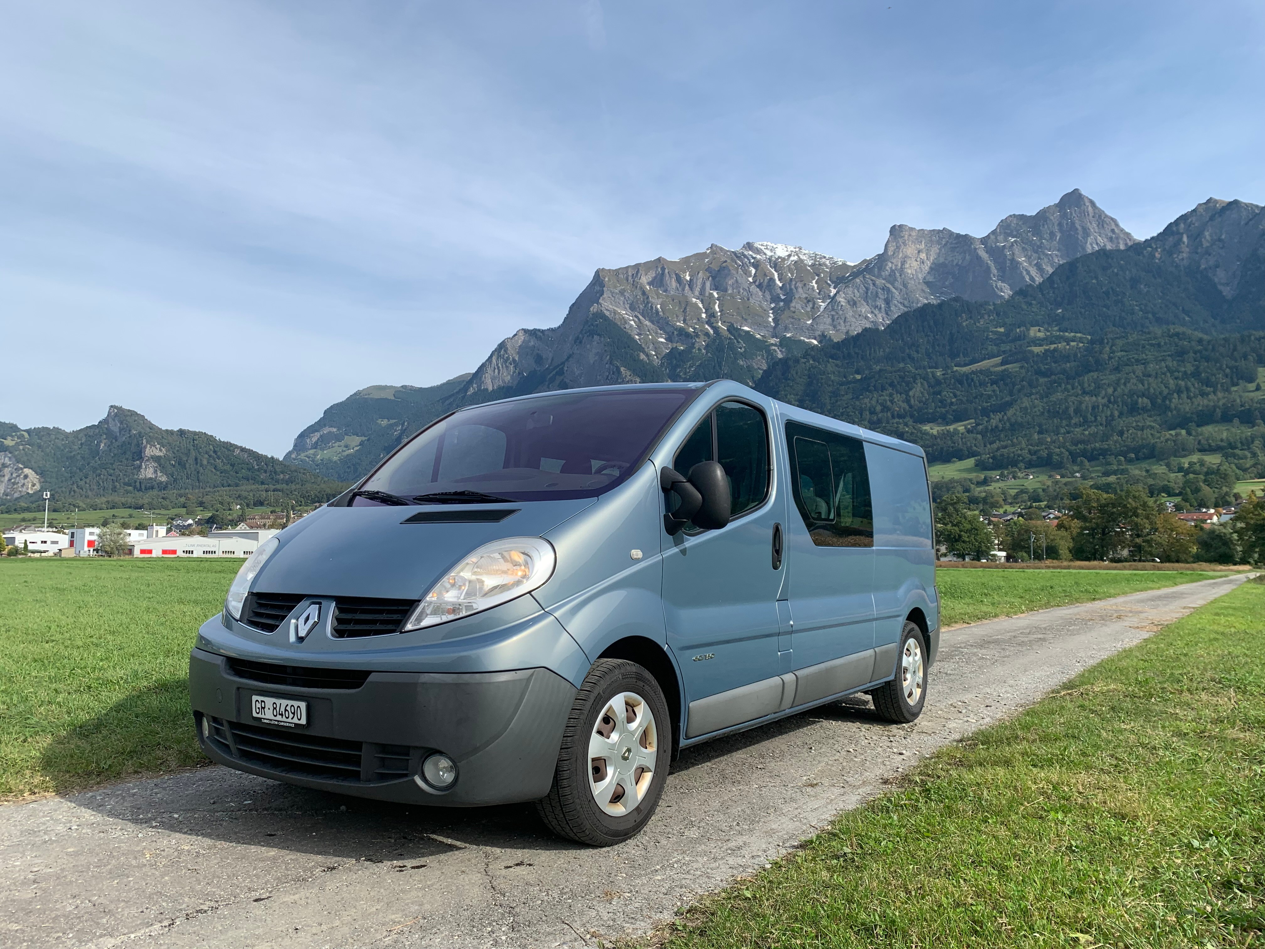 RENAULT Trafic 2.5 dCi L1H1 Passenger Authentique