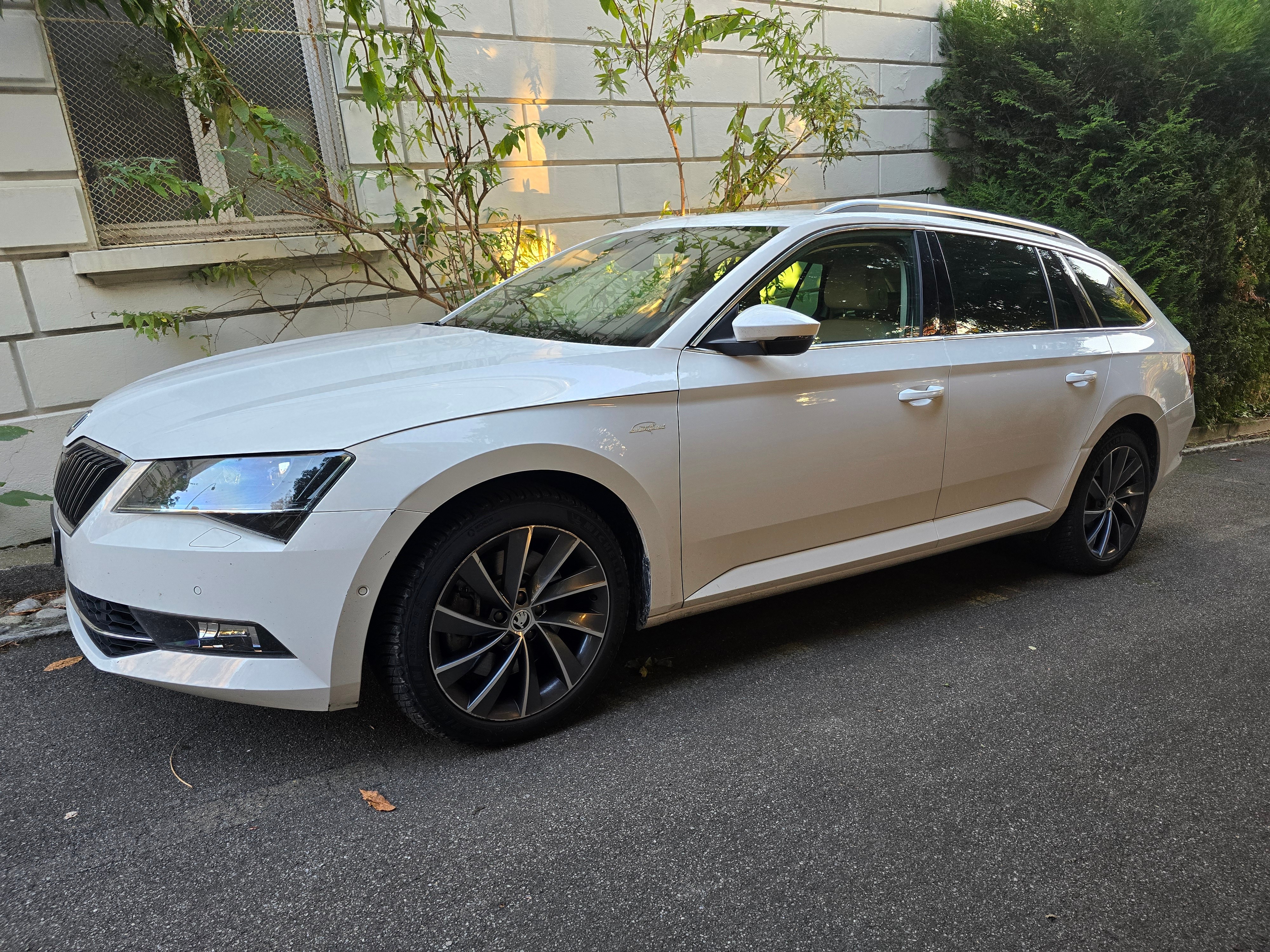 SKODA Superb Combi 2.0 TSI L&K DSG 4x4