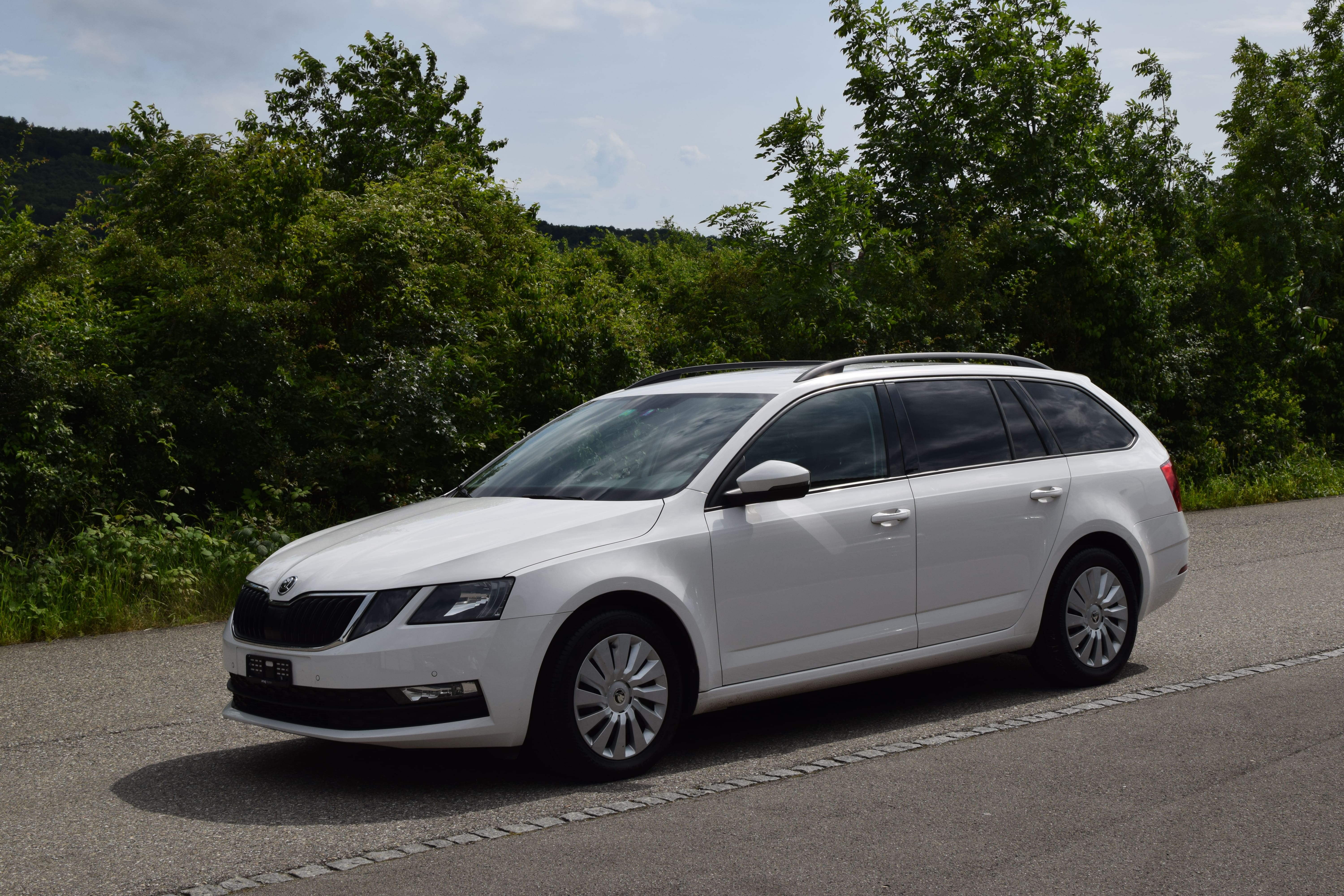 SKODA Octavia Combi 1.6 TDI Ambition DSG