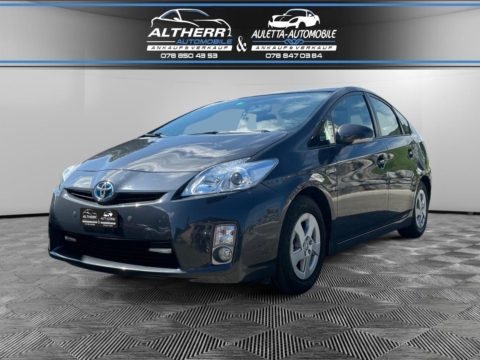 TOYOTA Prius 1.8 16V HSD Sol Premium