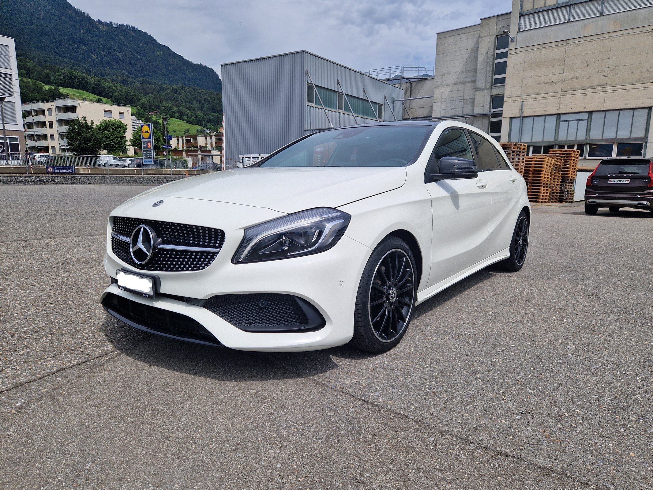 MERCEDES-BENZ A 200 AMG Line 7G-DCT