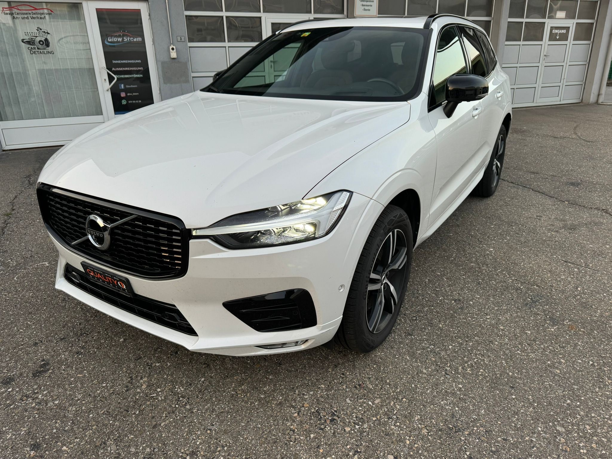 VOLVO XC60 B4 Diesel Mild Hybrid AWD R-Design Geartronic