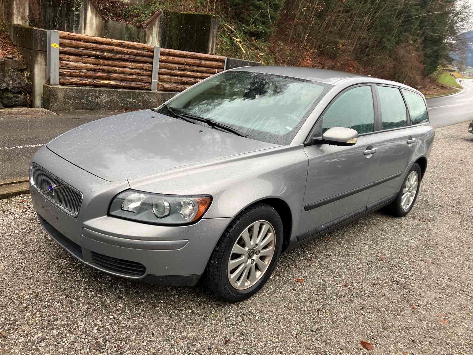 VOLVO V50 2.4