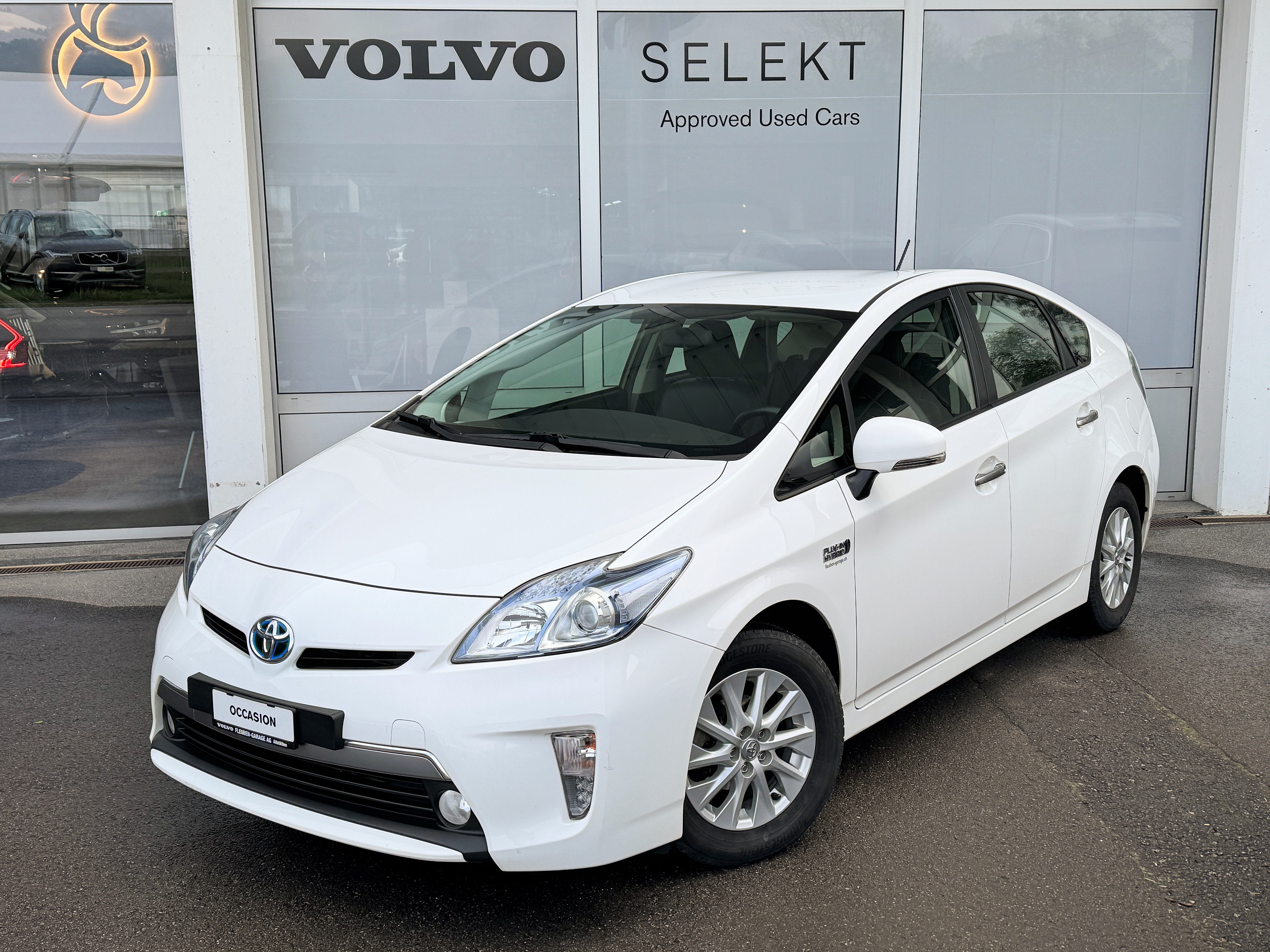 TOYOTA Prius 1.8 VVT-i PiH Sol